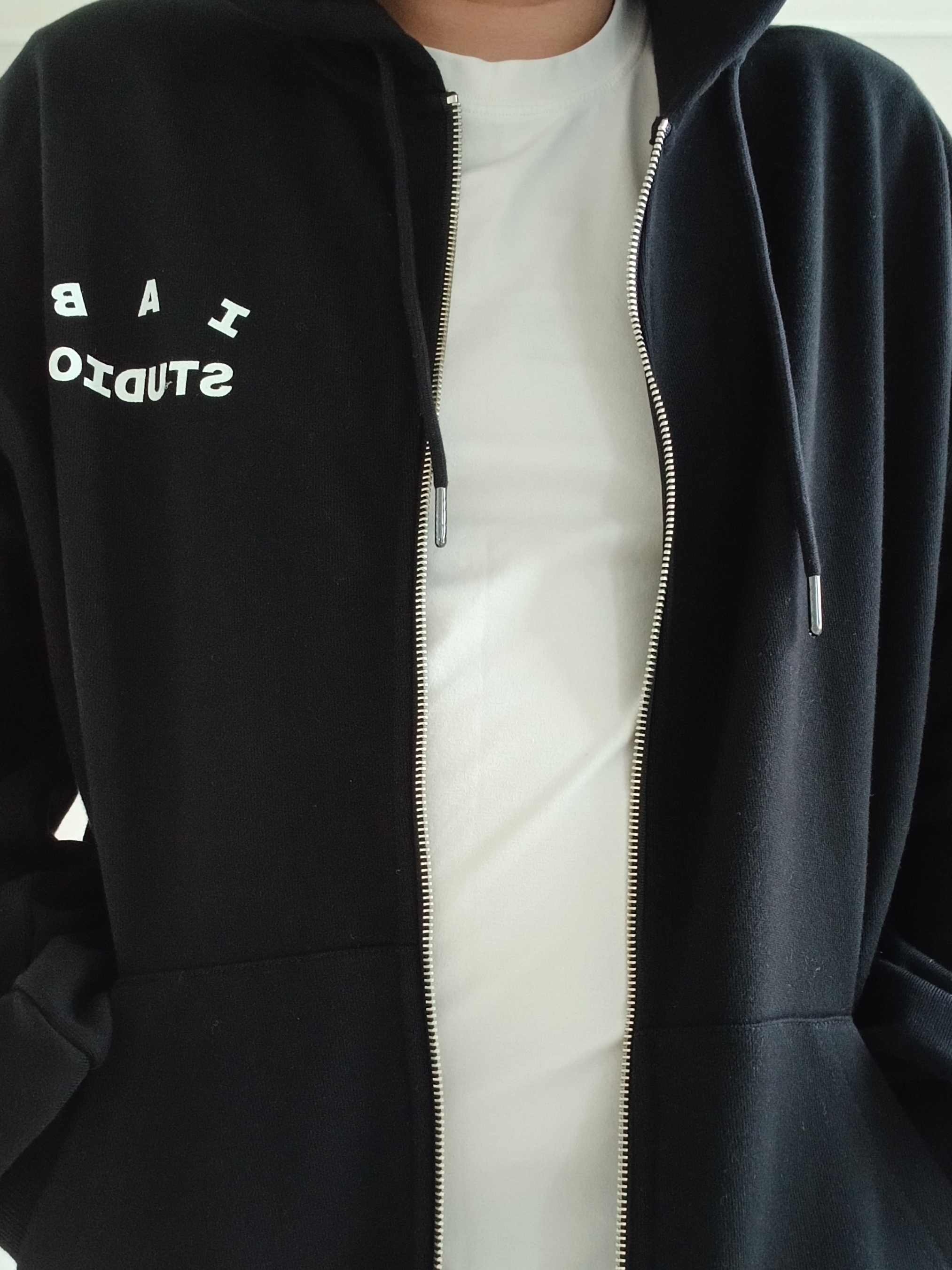 IAB Studio Zip-Up Hoodie Black - 26SS 착용 스타일 - 4