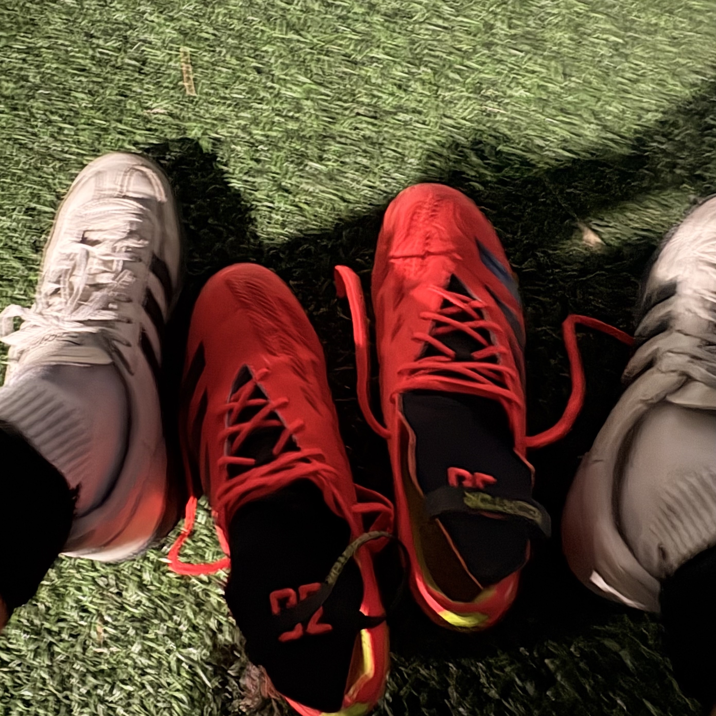 Adidas Predator Elite FT FG Solar Red Core Black 착용 스타일