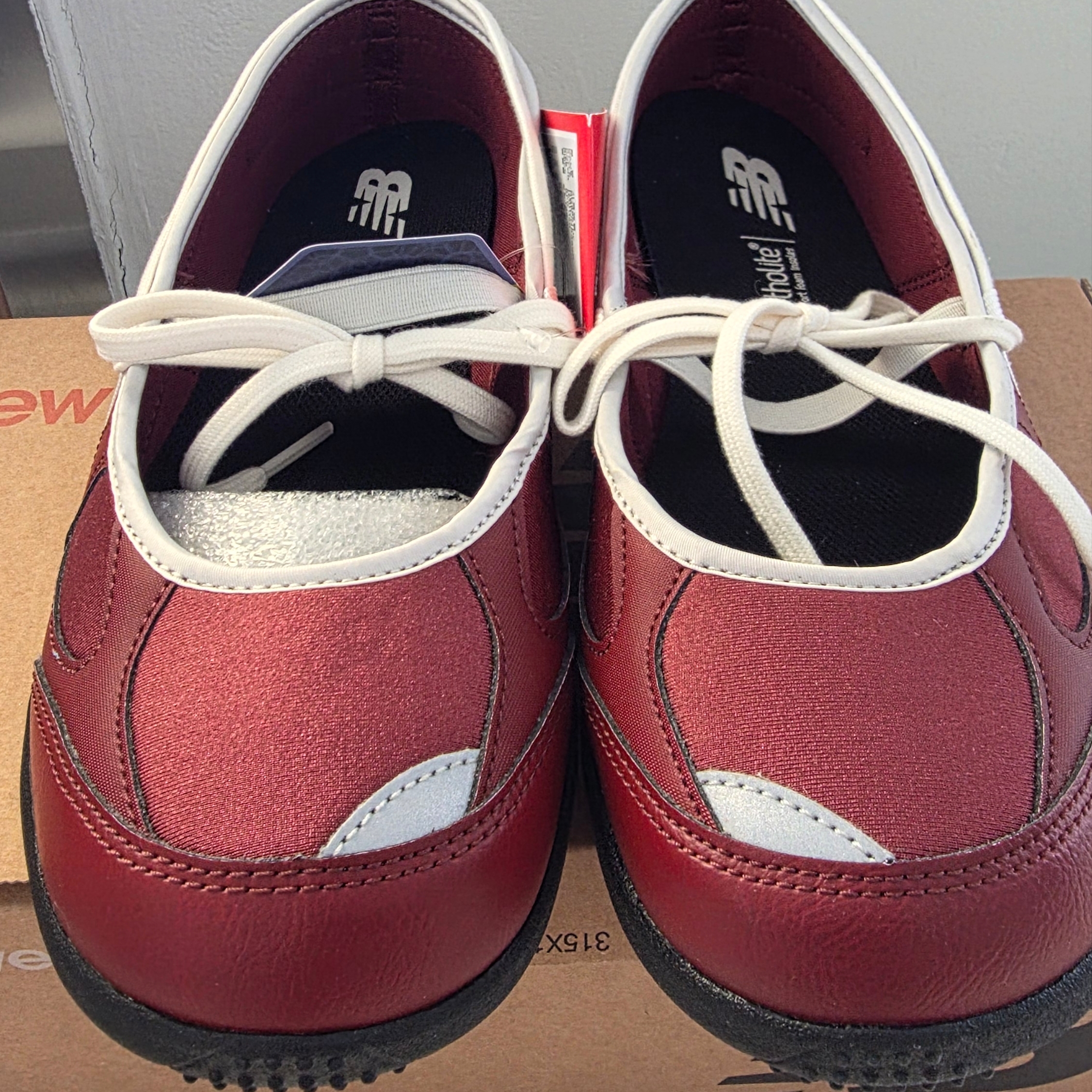 (W) New Balance Flat Breeze SD2601 Red 착용 스타일 - 1