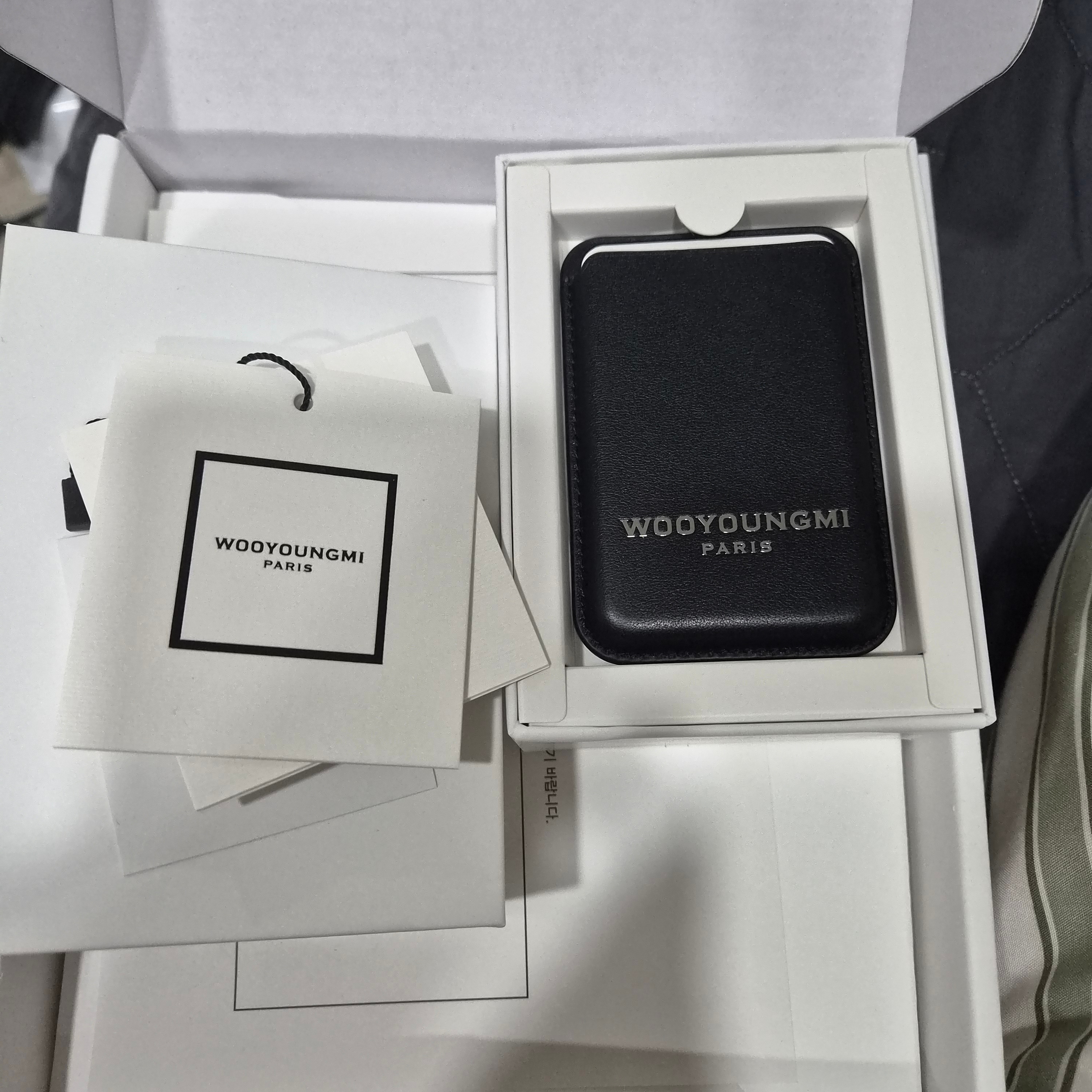 Wooyoungmi iPhone Magnetic Logo Leather Card Case Black - 26SS 착용 스타일