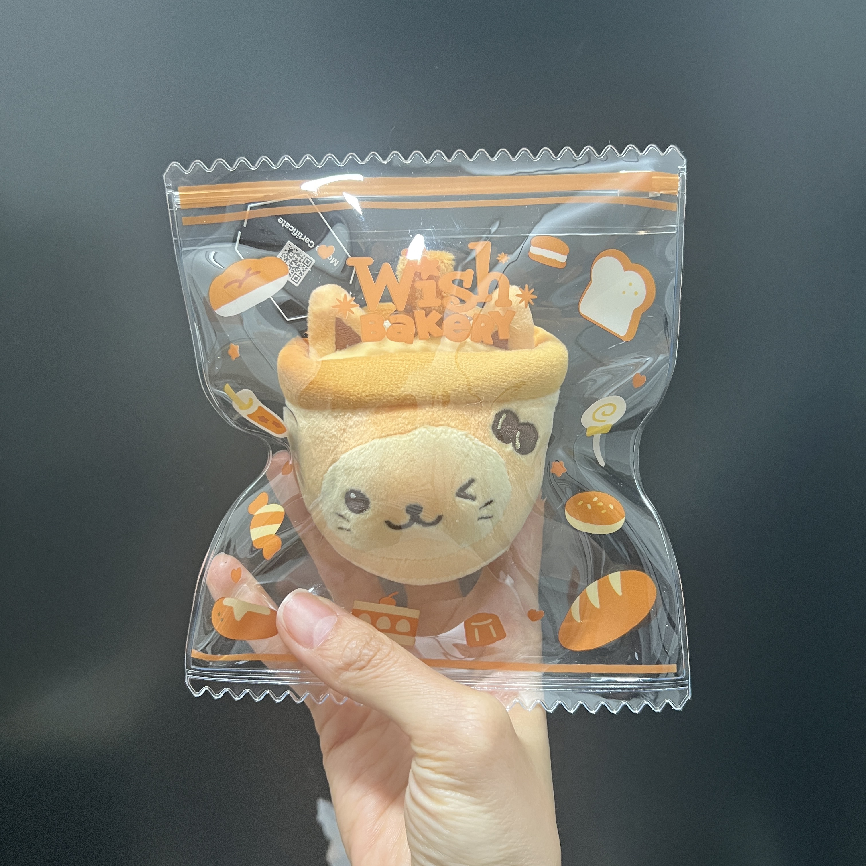 NCT Wish Bakery Stress Bread Keyring Yushi Ver. 착용 스타일 - 1