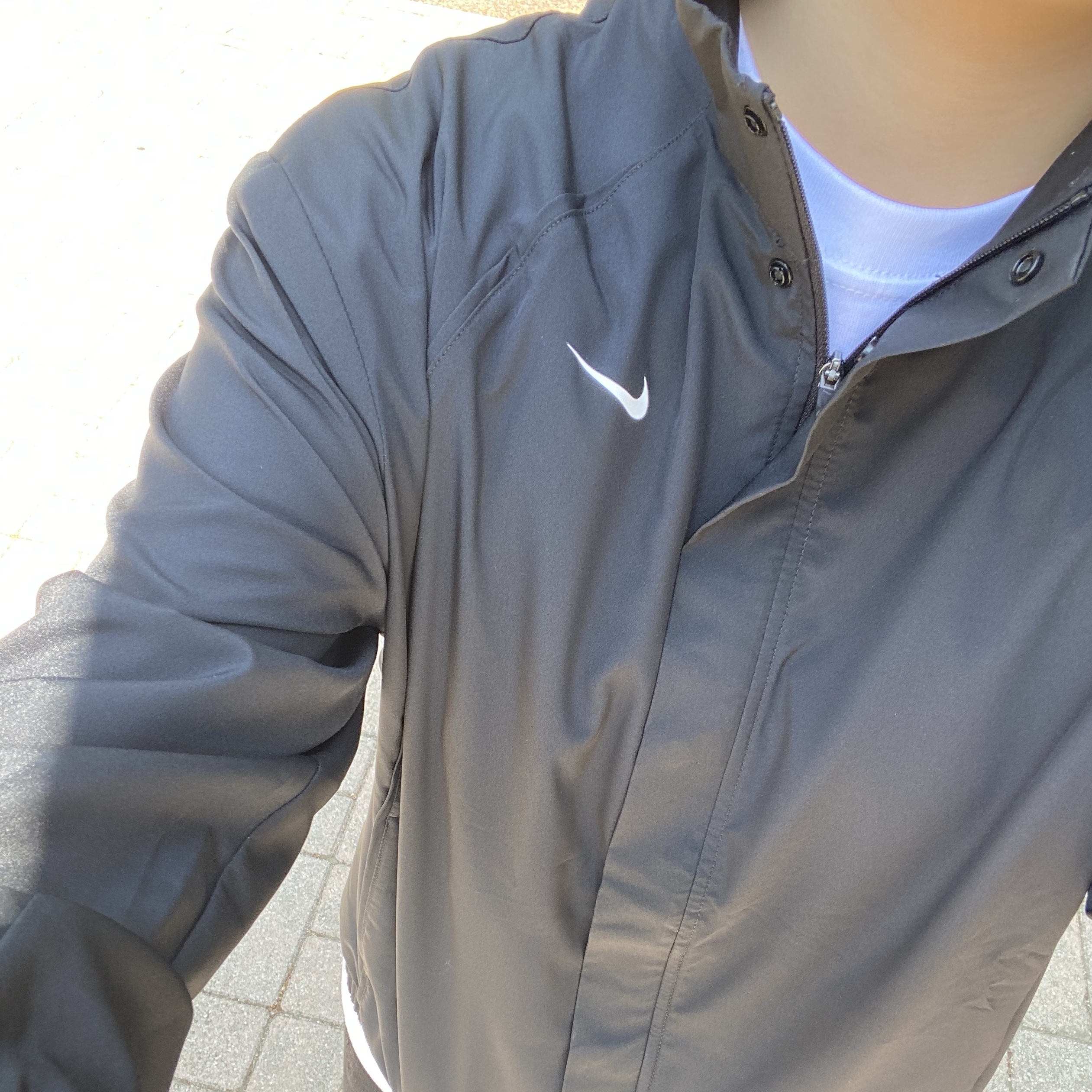 (W) Nike One Dri-Fit Woven Jacket Black White (IB8984-010) 착용 스타일