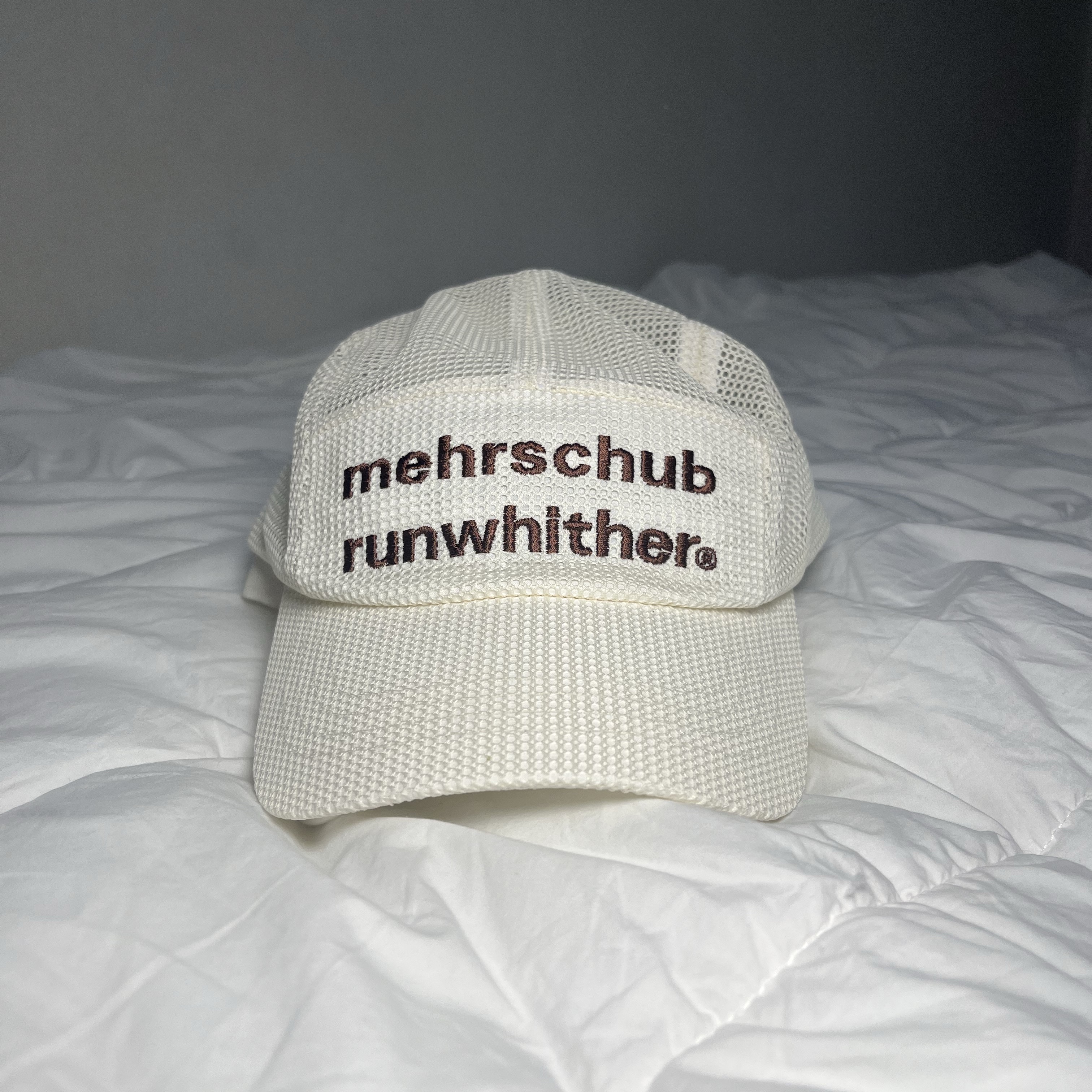 [KREAM 단독] runwhither Mesh Cap Ivory 착용 스타일 - 5