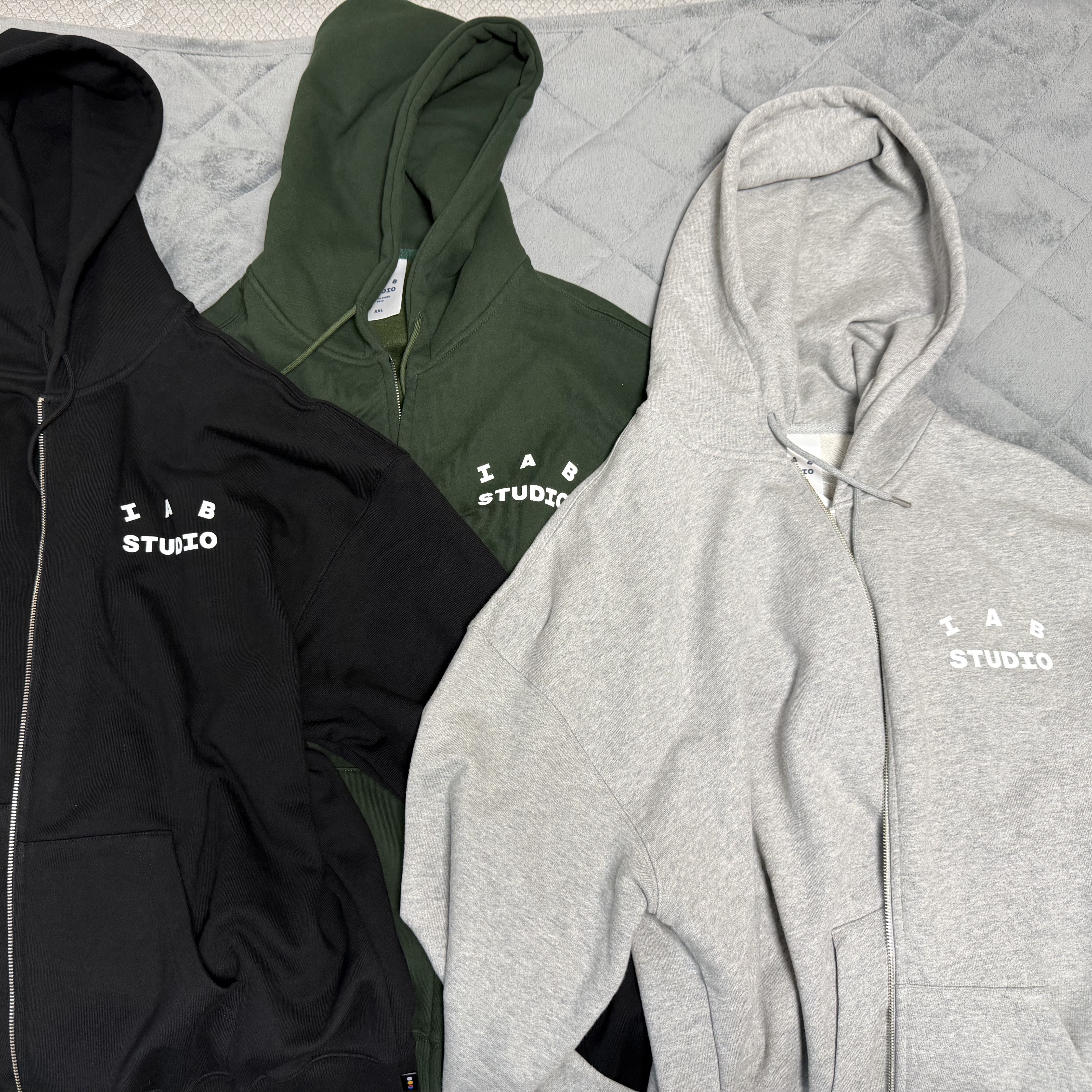 IAB Studio Zip-Up Hoodie Black - 26SS, IAB Studio Zip-Up Hoodie Deep Green 2026 Ver. 착용 스타일 - 1