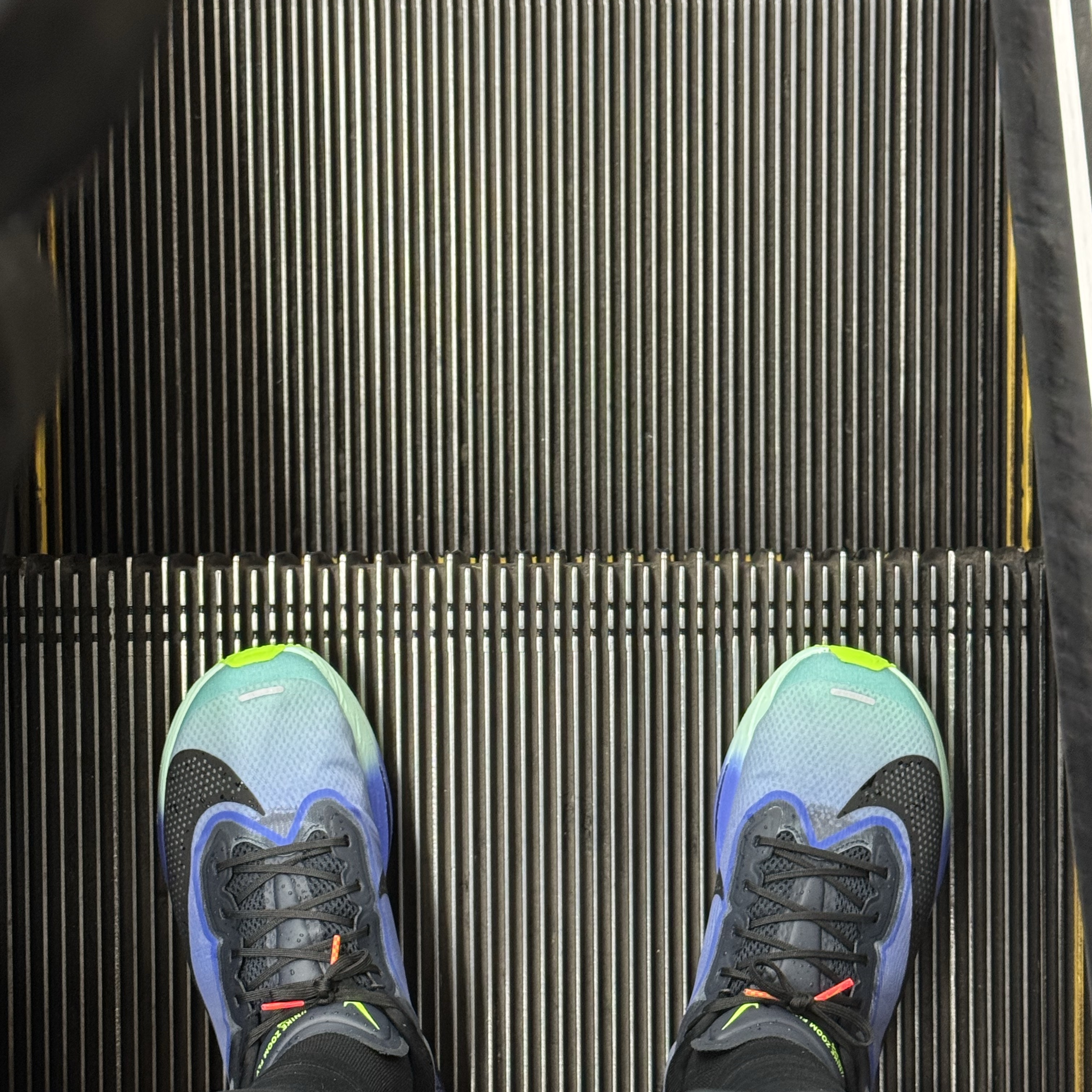Nike Zoom Fly 6 Road Running Dark Obsidian Racer Blue 착용 스타일 - 1