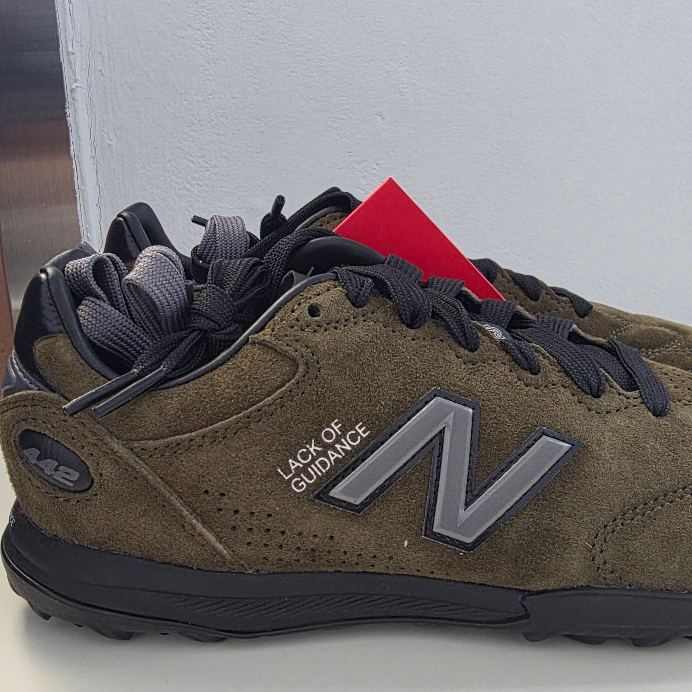 New Balance x Lack of Guidance 442 Elite Military Green 착용 스타일 - 1