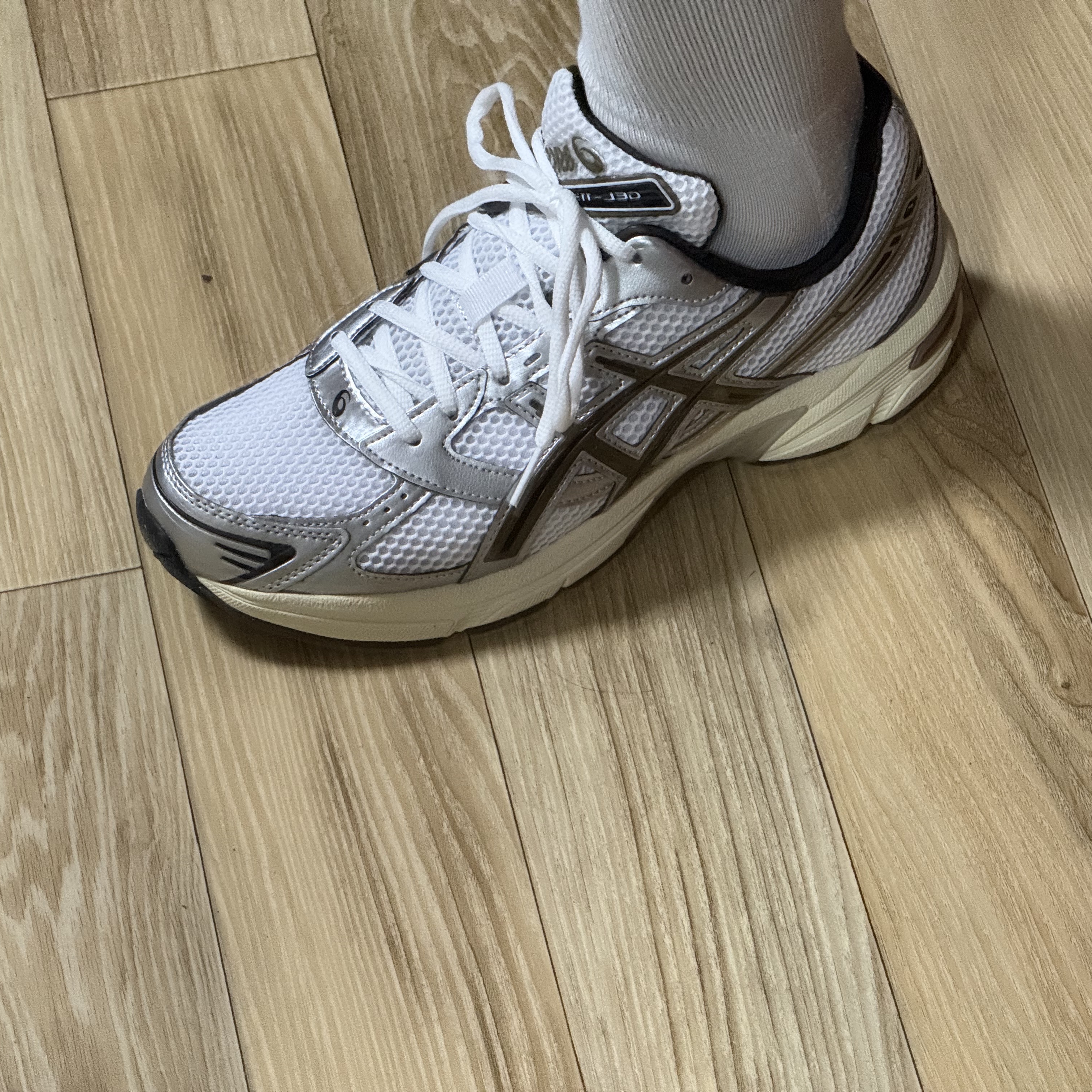 Asics Gel-1130 White Clay Canyon 착용 스타일