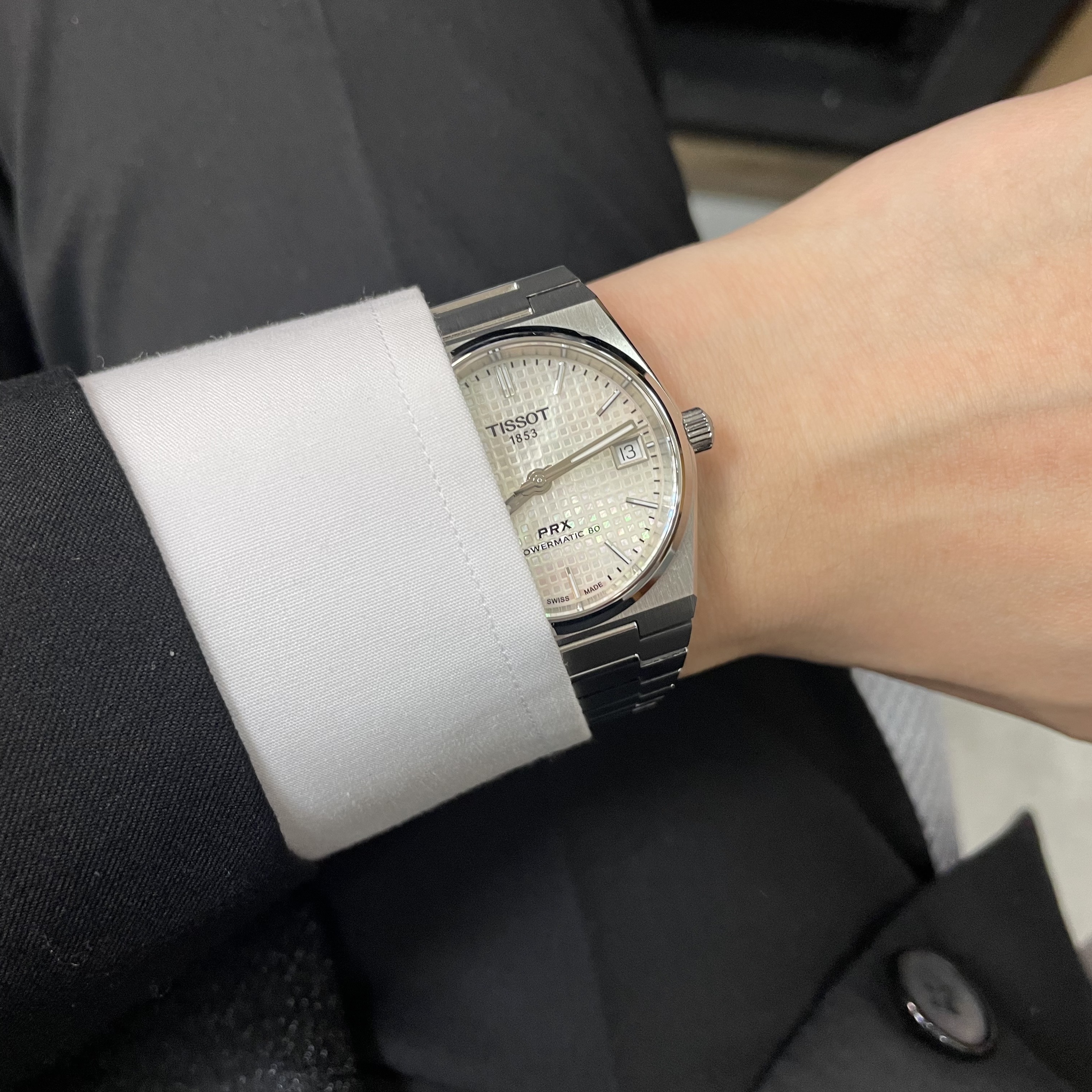 Tissot PRX Powermatic 80 35mm Steel Mother of Pearl 착용 스타일 - 2