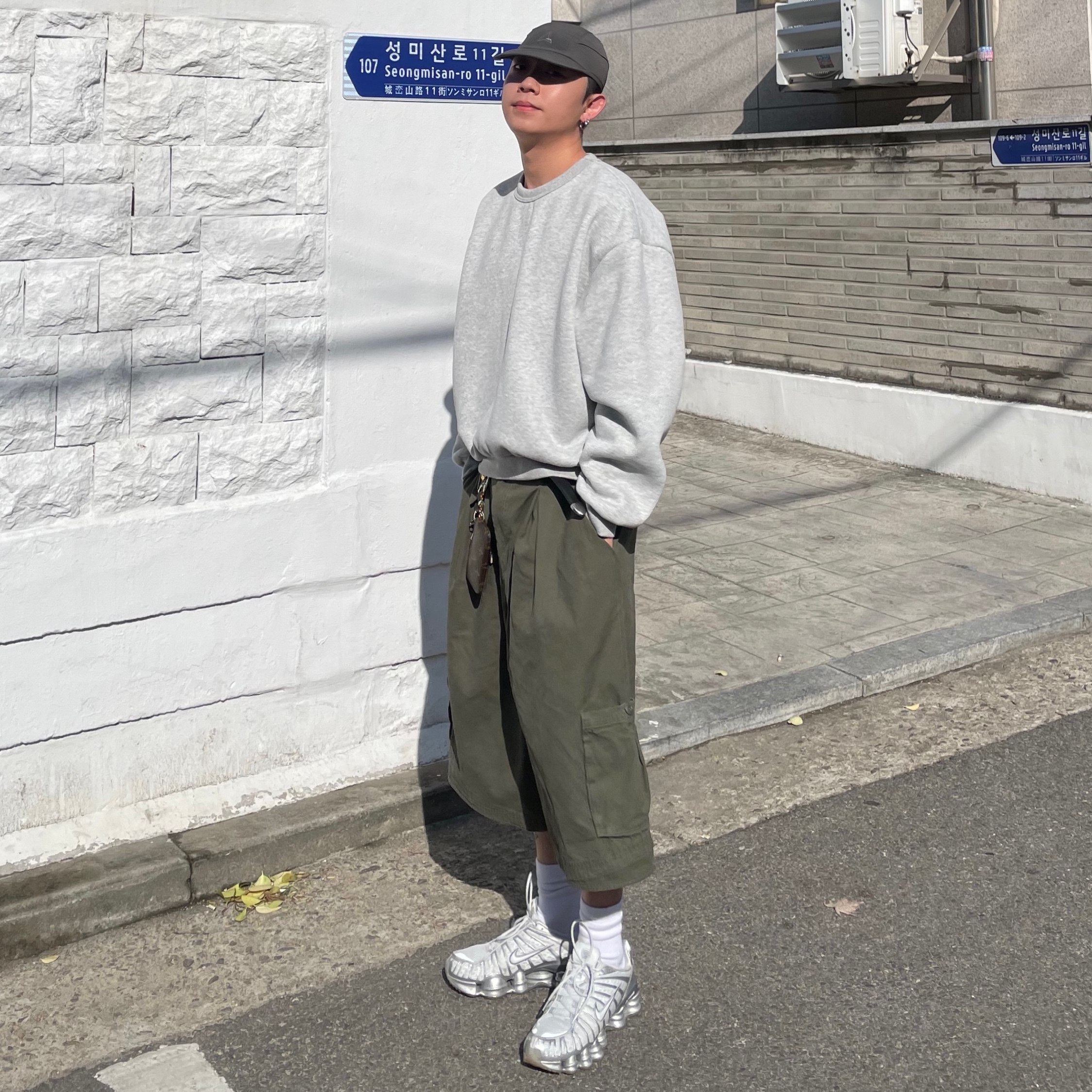 (W) Nike Shox TL Pure Platinum and Metallic Silver 착용 스타일 - 1