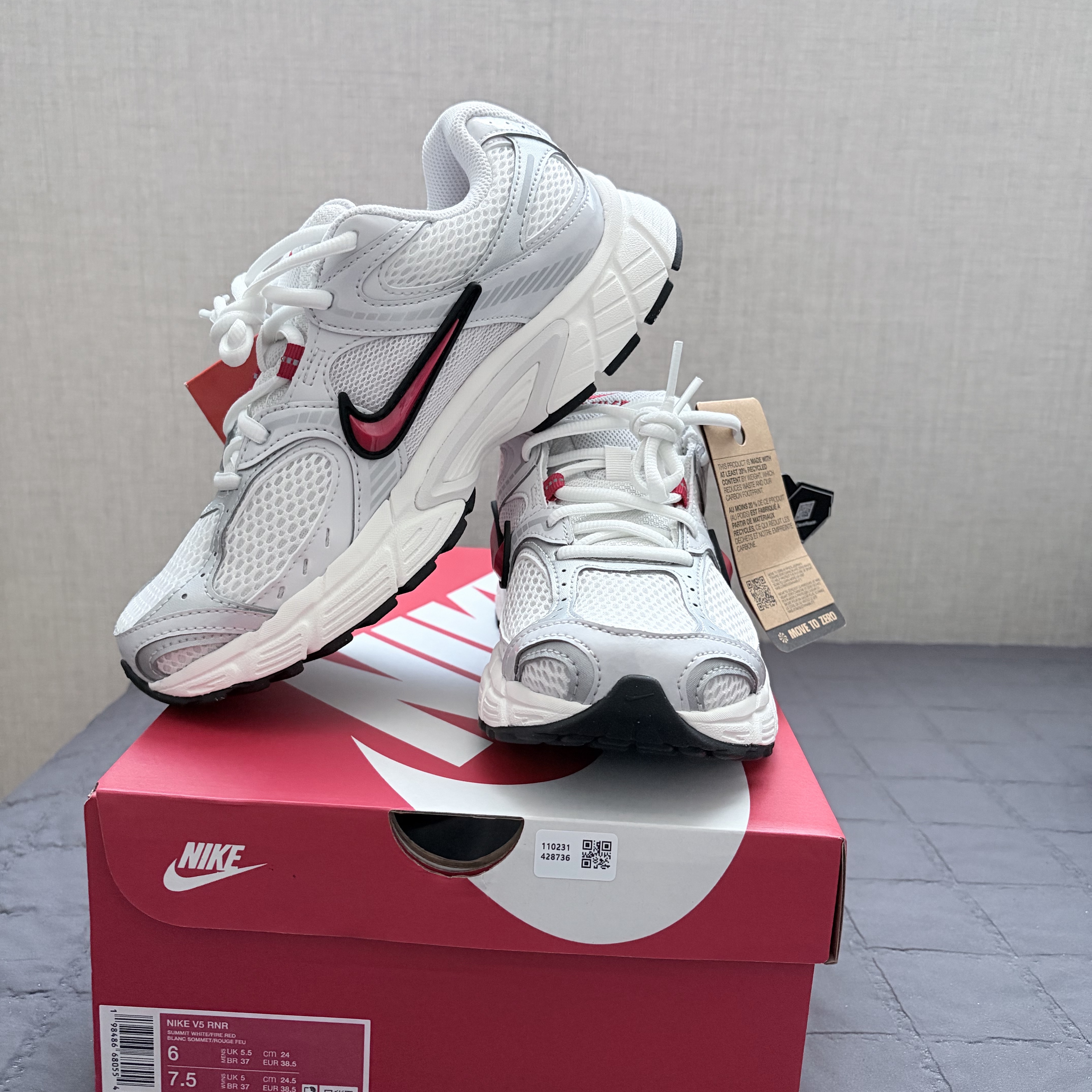 Nike V5 RNR Summit White Platinum Tint 착용 스타일 - 3