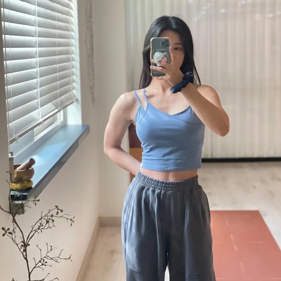 DHYANI Maha Mudra Crop Tank 3colors 착용 스타일