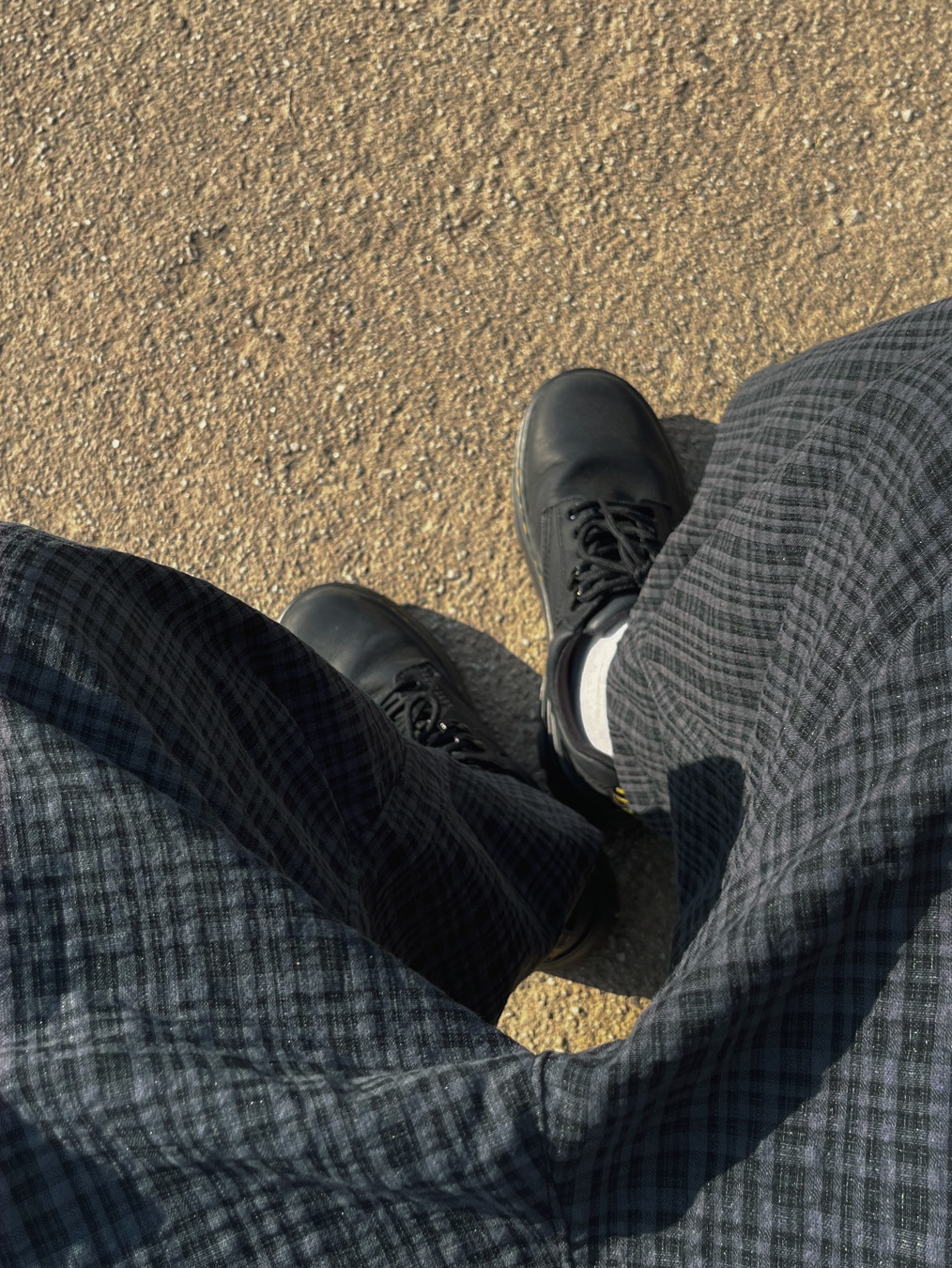 Dr. Martens Reeder Wyoming Leather Utility Shoes Black 착용 스타일 - 4