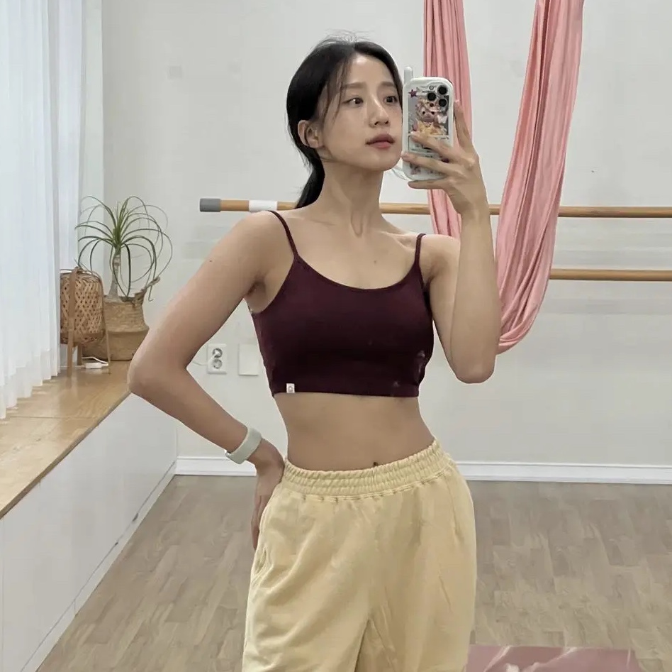 DHYANI Turn Crop bra top 2colors, DHYANI Vamadevasana Pants 3colors 착용 스타일