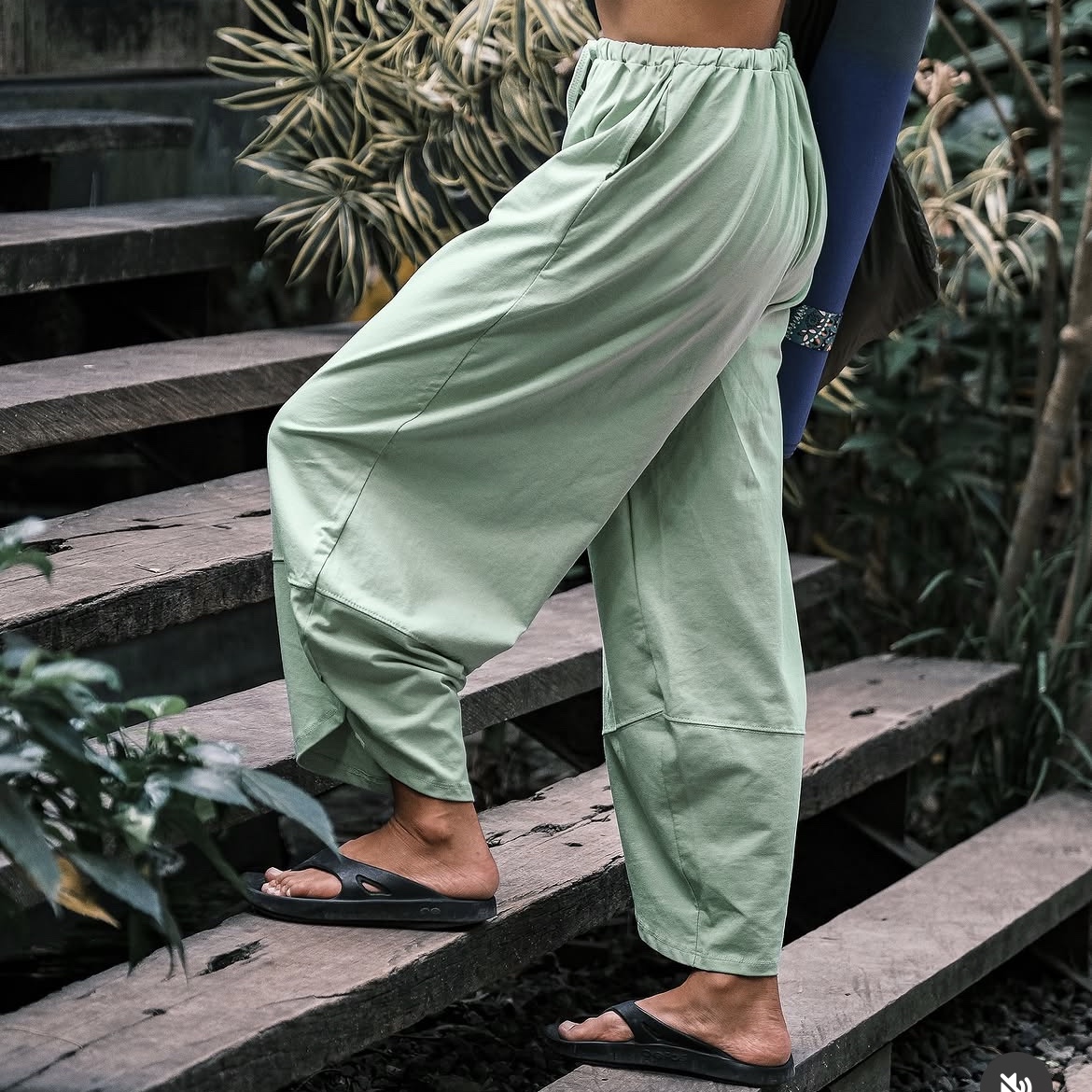 DHYANI Tulip Pocket Pants 3colors 착용 스타일