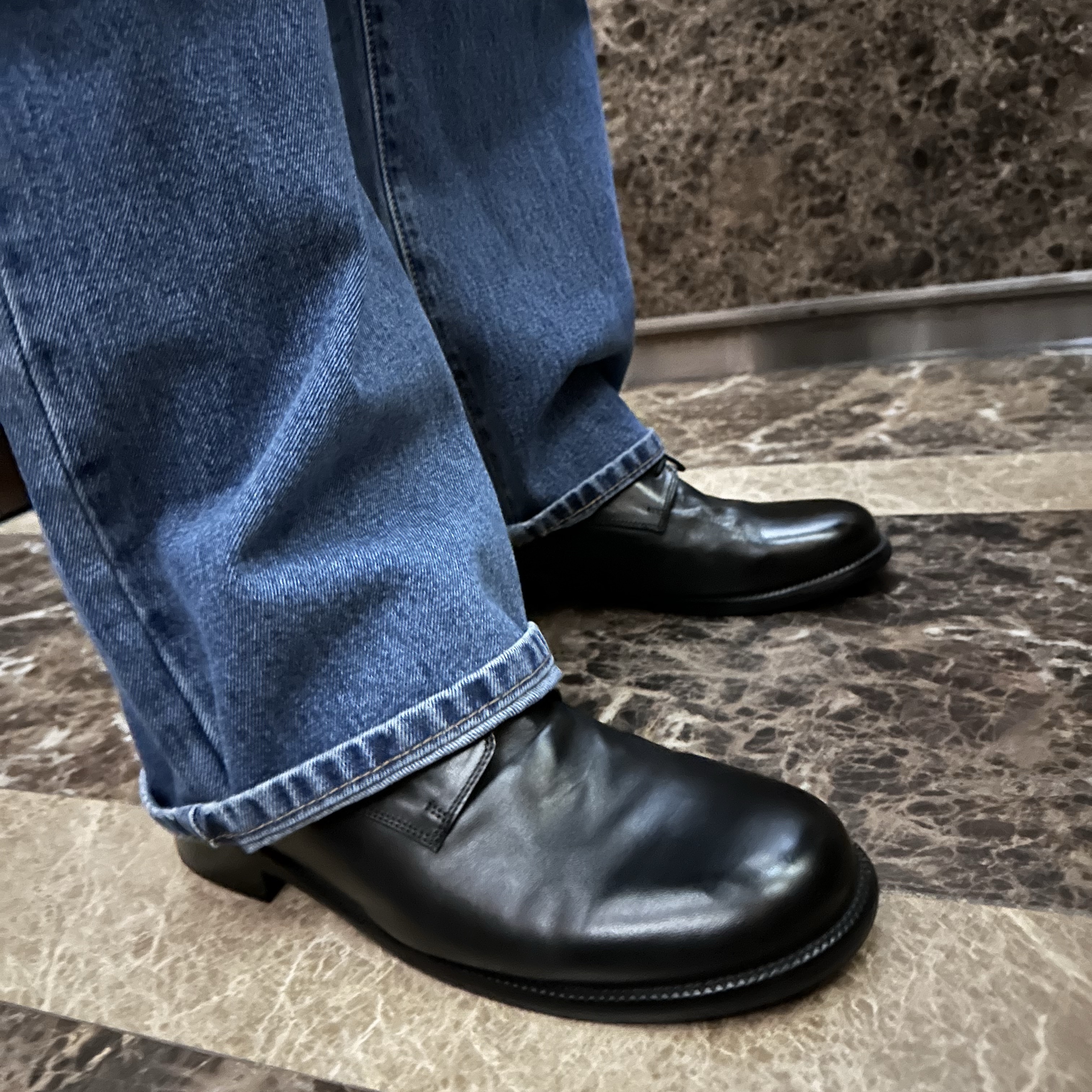 Yase Cowhide Comfort Derby Shoes Brown, Stussy Canvas Market Tote Black 착용 스타일 - 3