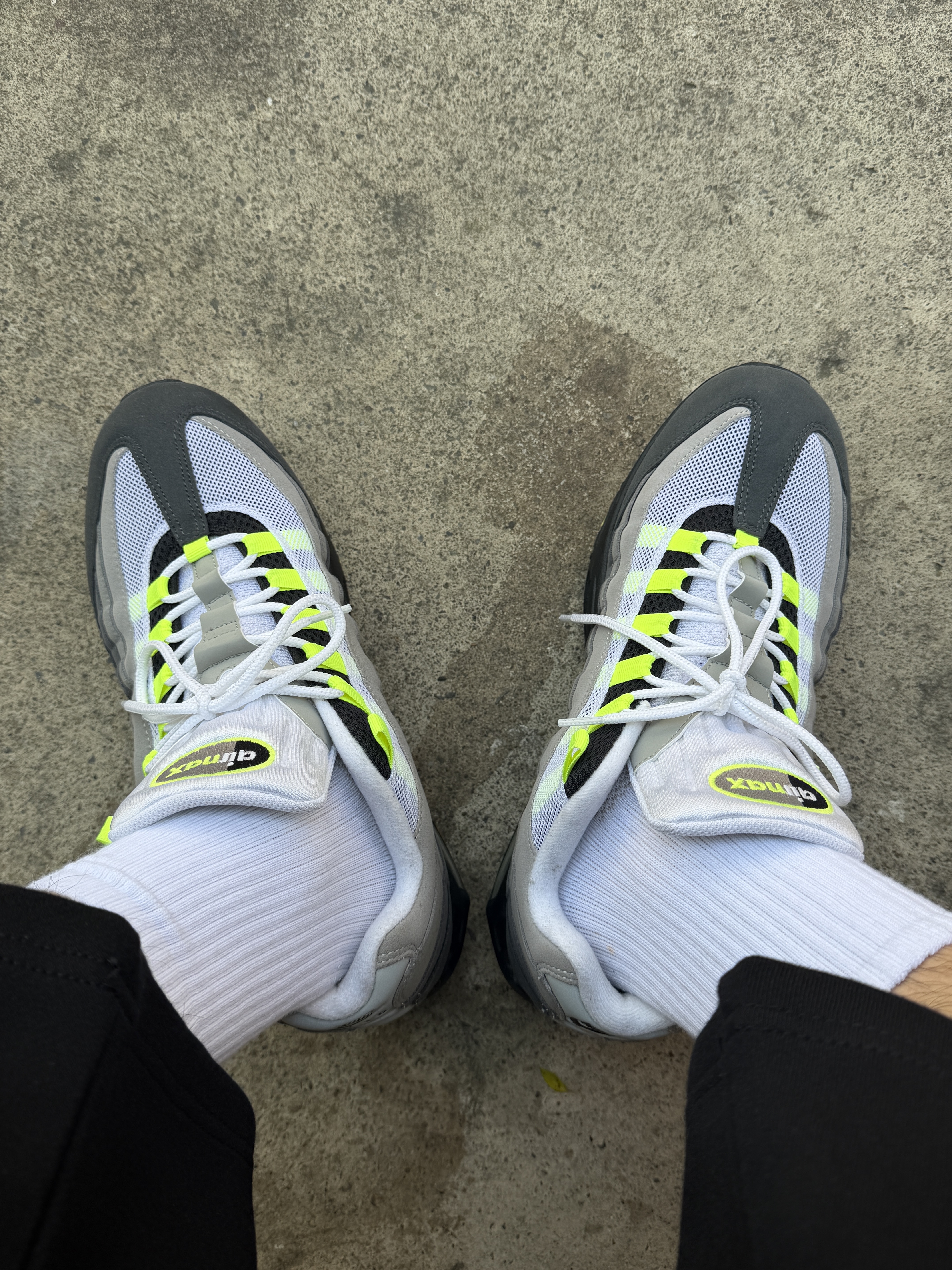 Nike Air Max 95 OG Neon 착용 스타일
