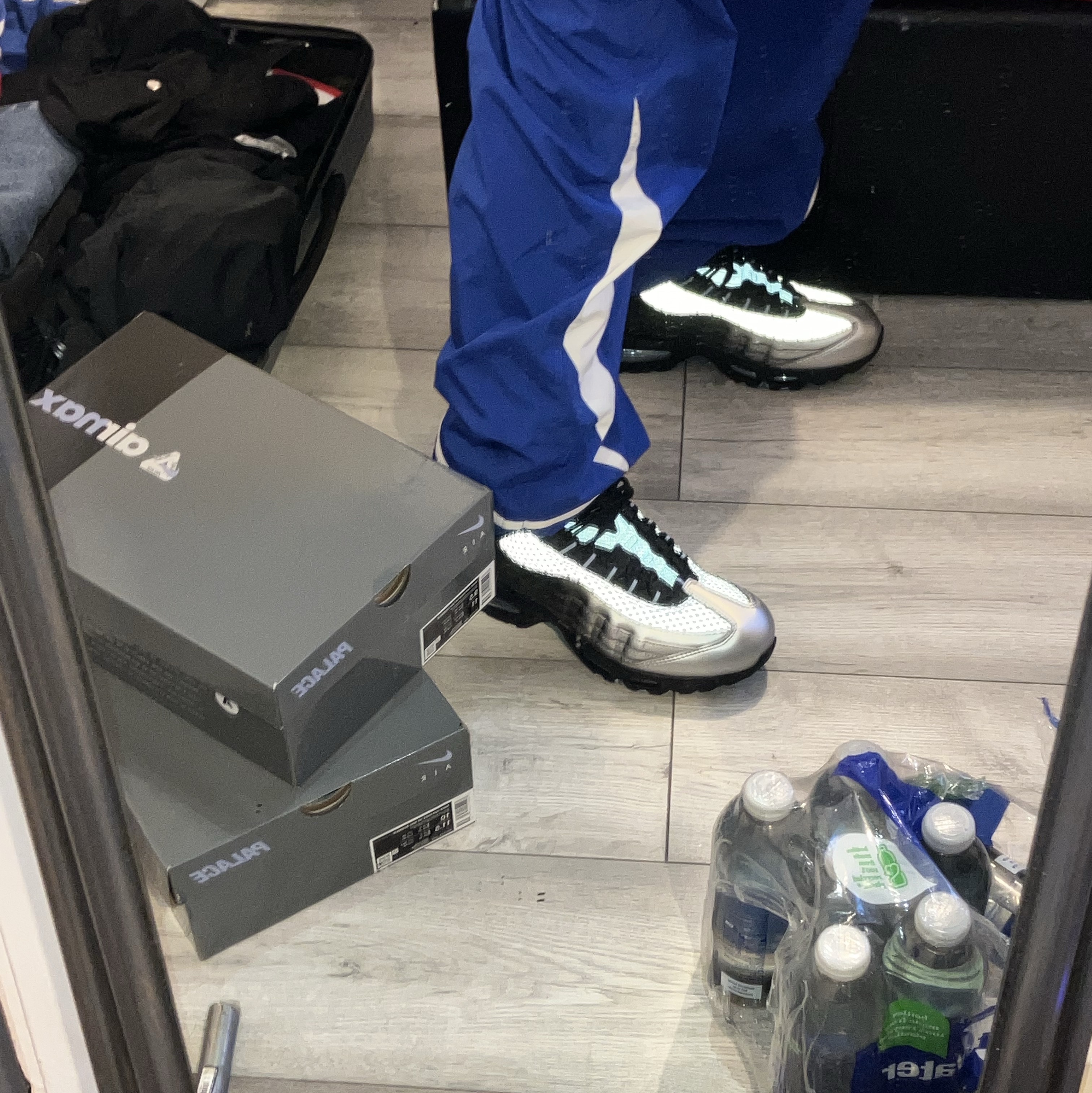Palace Pro Team 02 Shell Jacket Blue Berry - 24FW, Palace Pro Team 02 Shell Jogger Blue Berry - 24FW 착용 스타일 - 2