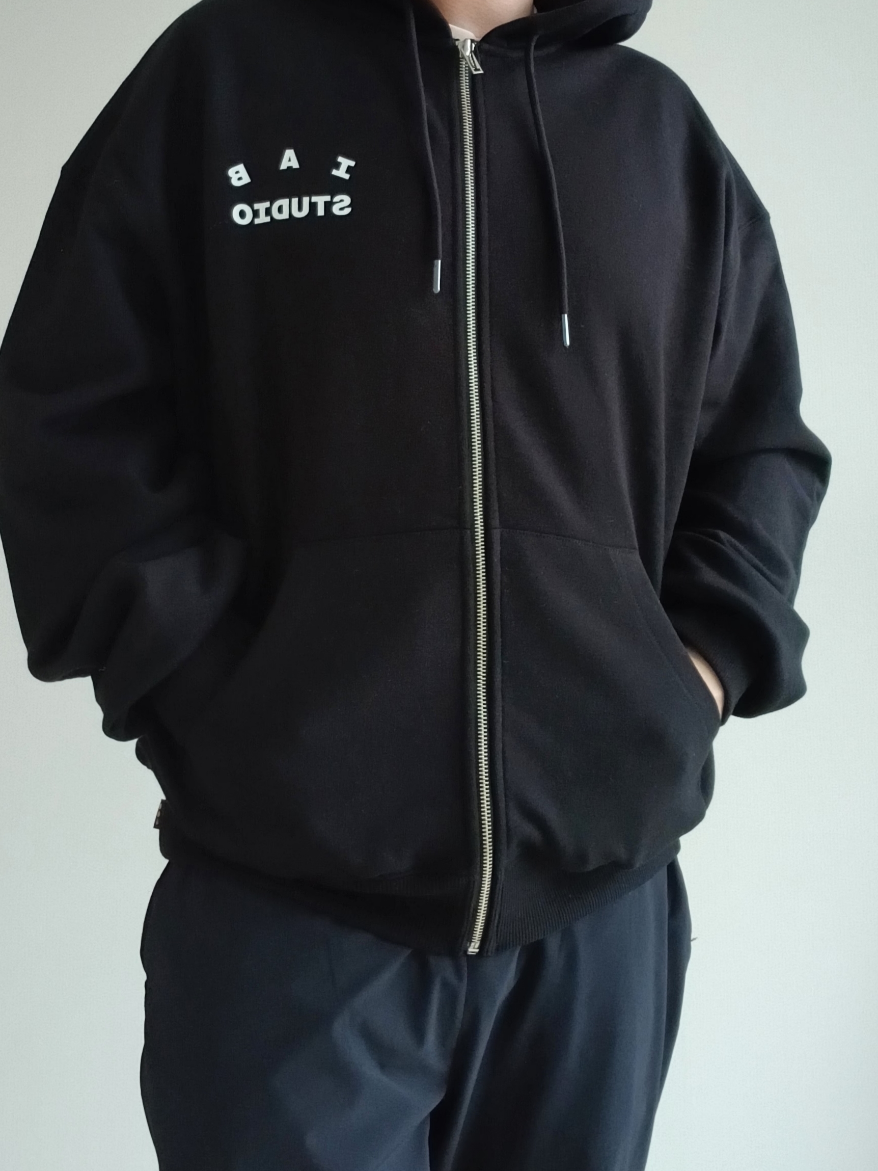 IAB Studio Zip-Up Hoodie Black - 26SS 착용 스타일 - 10