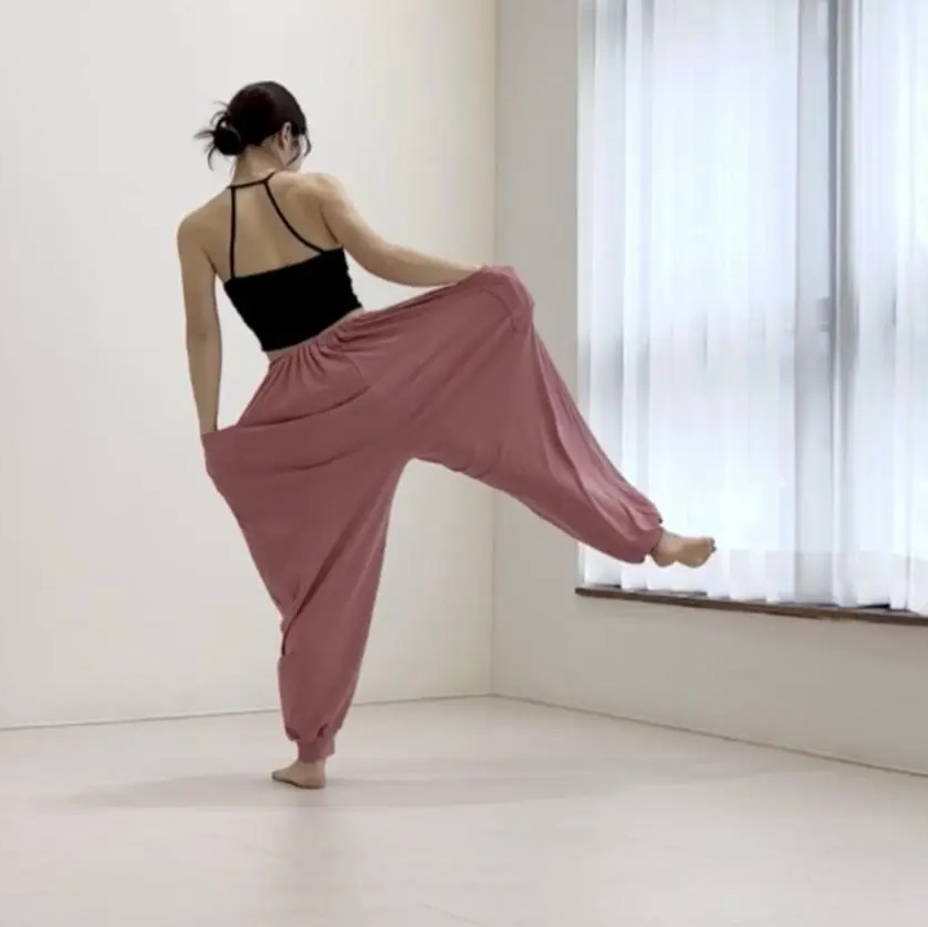 DHYANI Volume free Pants 3colors, DHYANI Breathe Deeper Crop Tank 2colors 착용 스타일