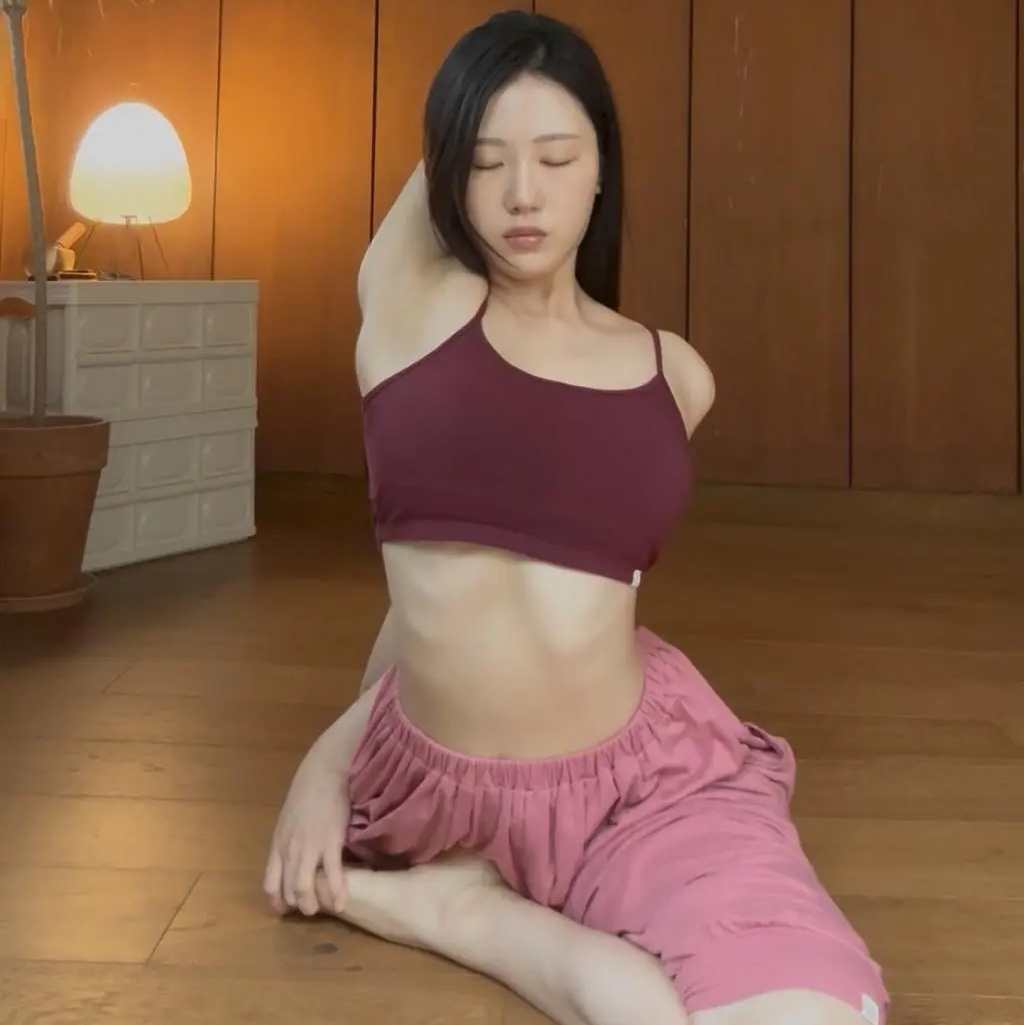 DHYANI Volume free Pants 3colors, DHYANI Turn Crop bra top 2colors 착용 스타일