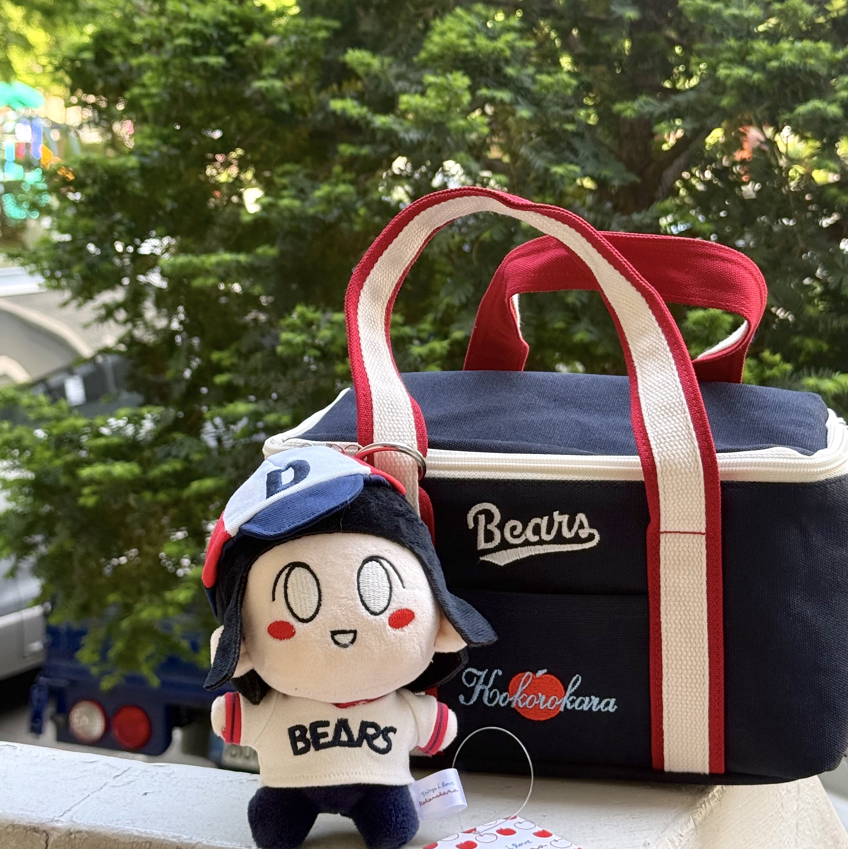 [KREAM 단독] Doosan Bears x Kokorokara Hustle Pudding 2pcs & Kokoro Bear Keyring & Cooler Bag Full Set 착용 스타일