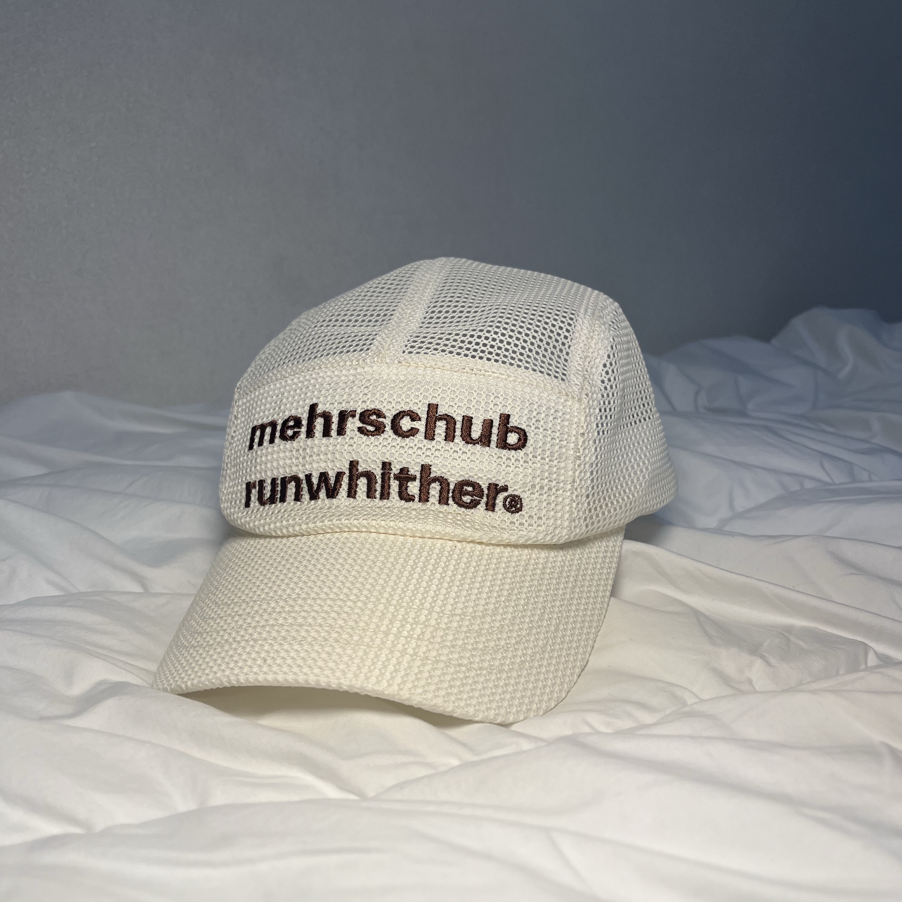 [KREAM 단독] runwhither Mesh Cap Ivory 착용 스타일 - 3