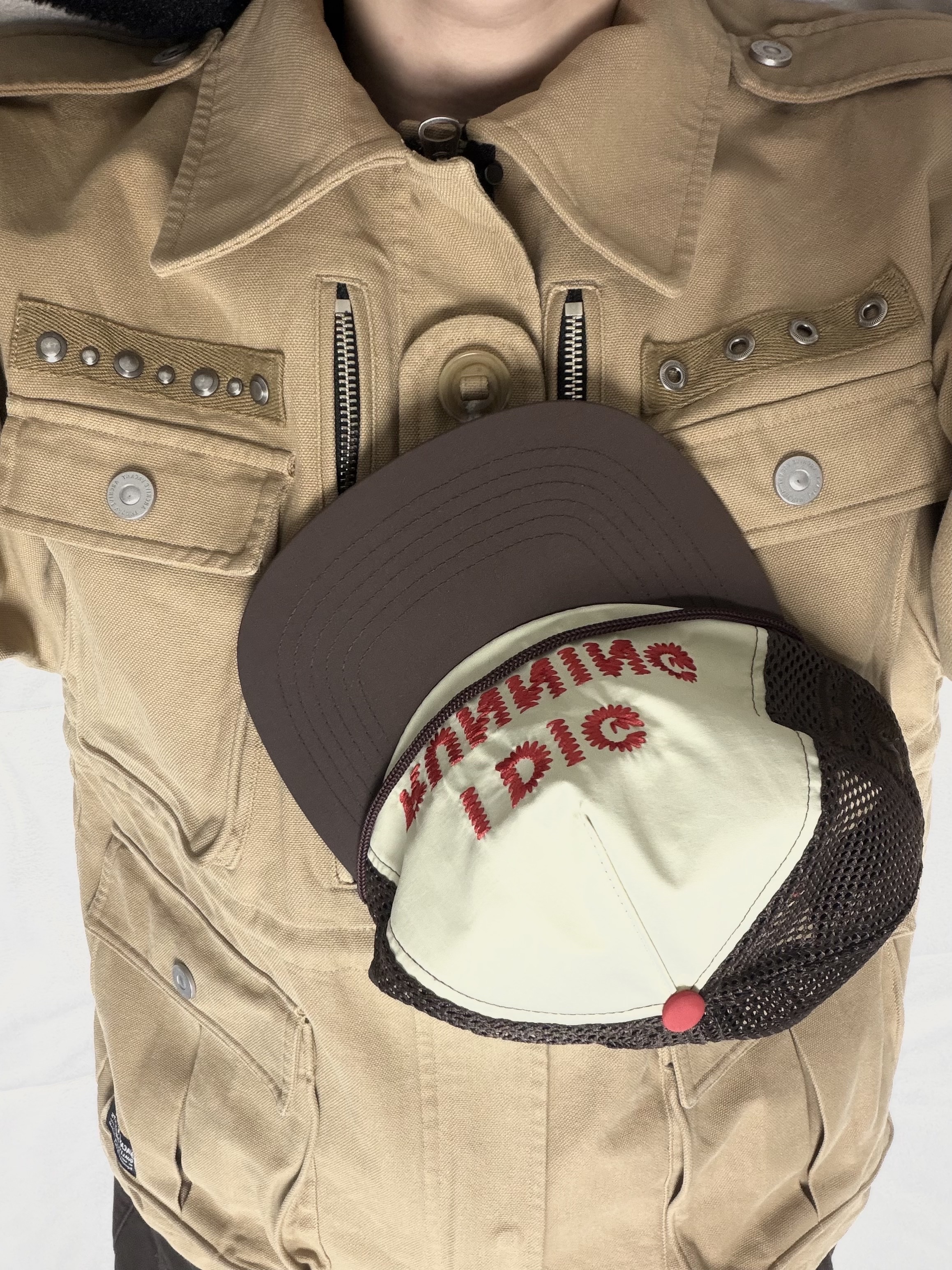Alex Zono I Dig Running Trucker Hat OG Brown 착용 스타일 - 1