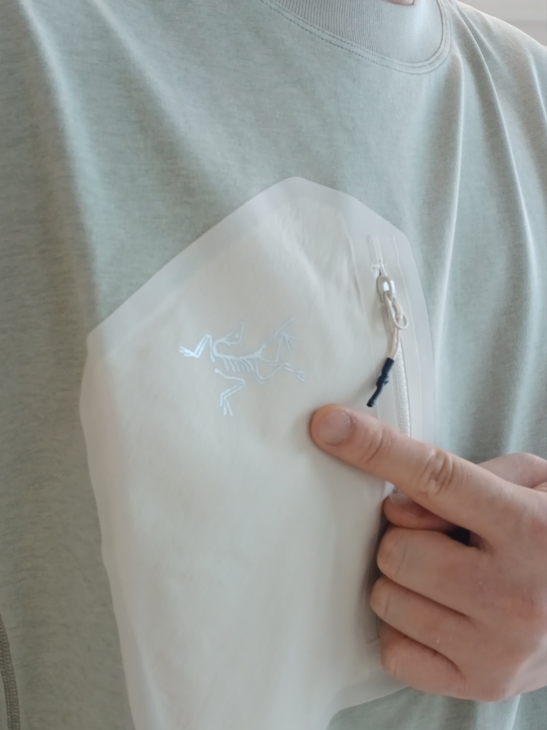 Arc'teryx Konseal Pocket SS T-Shirt Habitat 착용 스타일 - 2