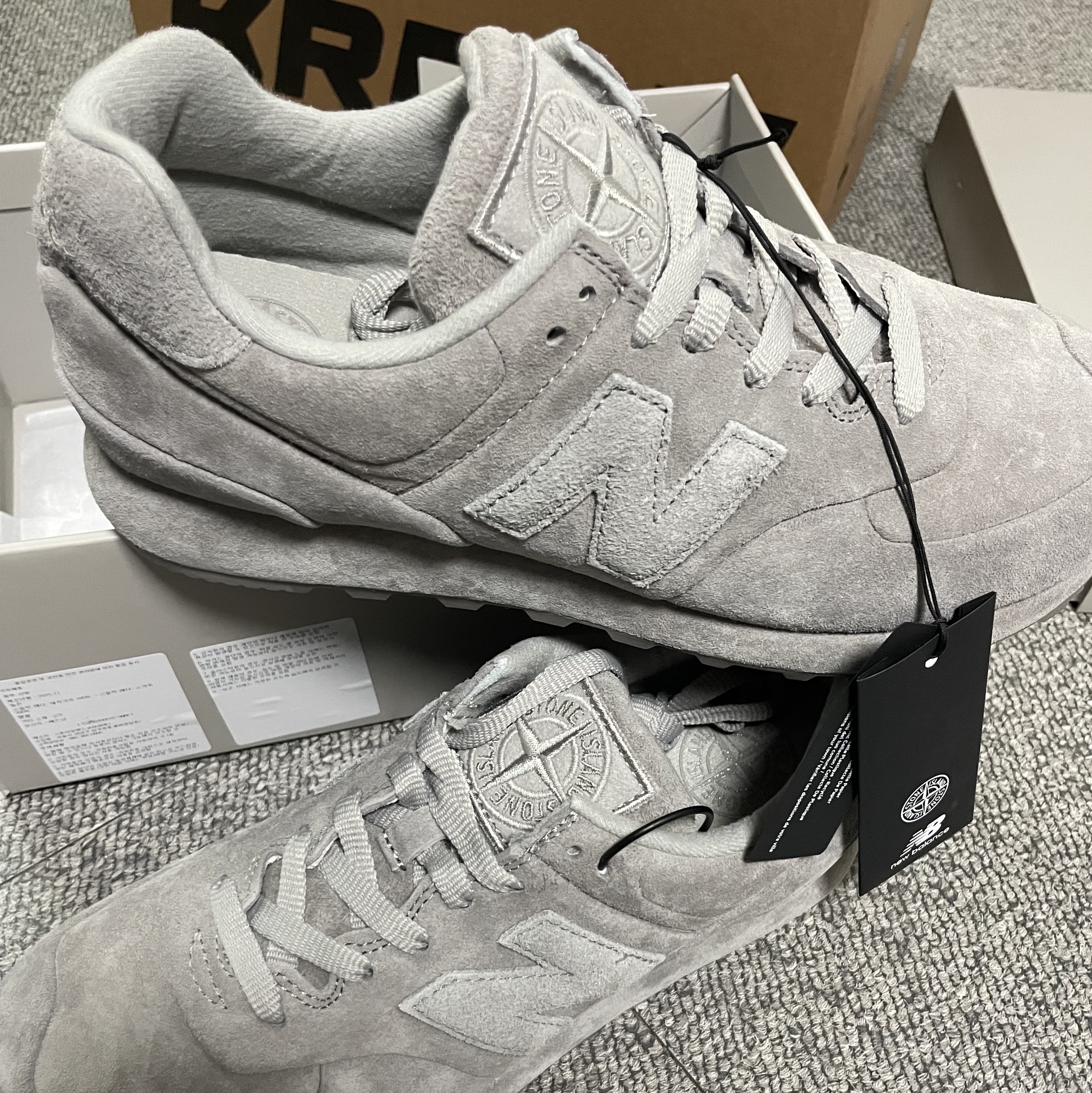 New Balance x Stone Island 574 Ghost Dust Grey 착용 스타일