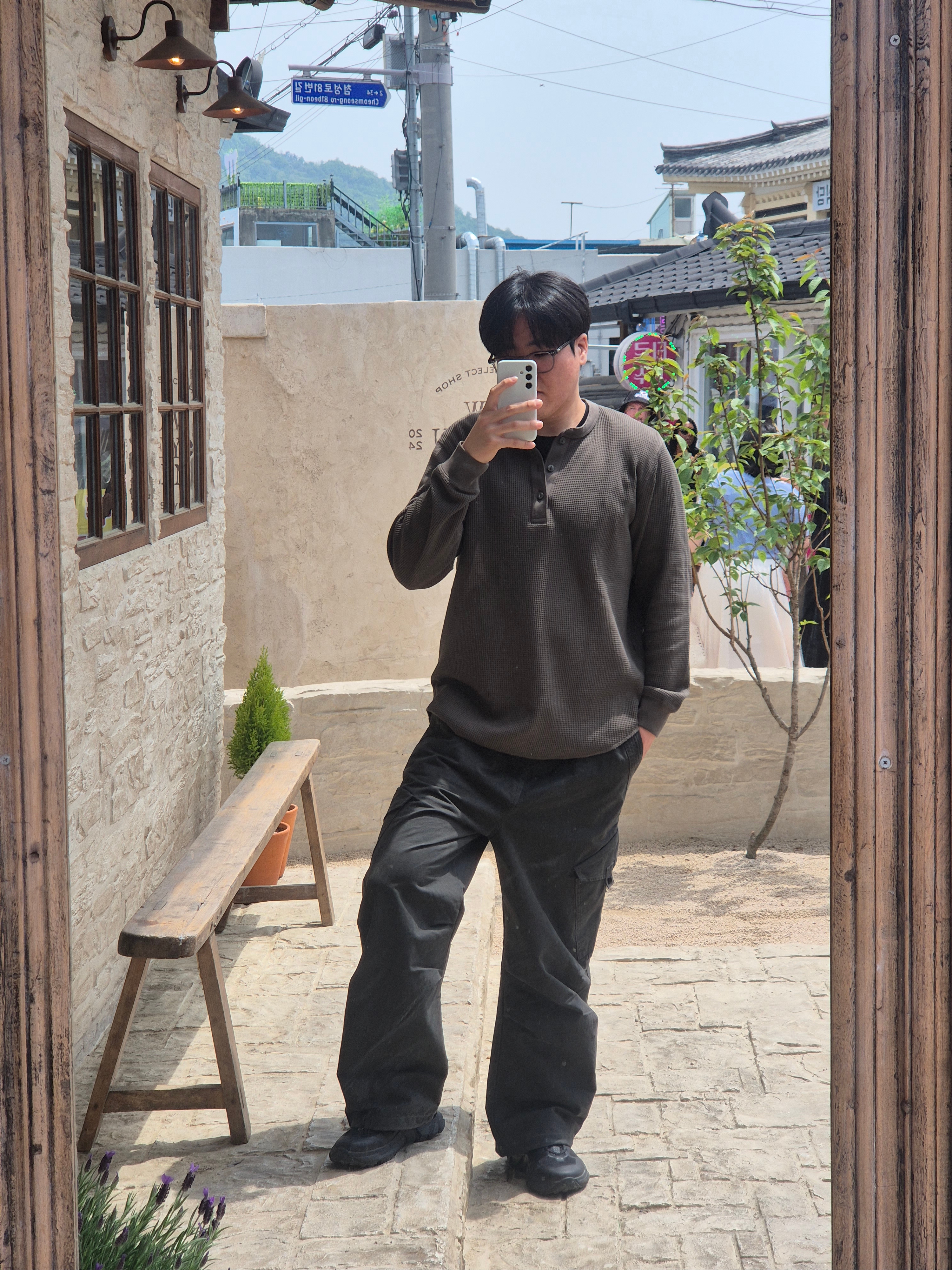Oakley Light Breathe Triple Black 착용 스타일 - 1