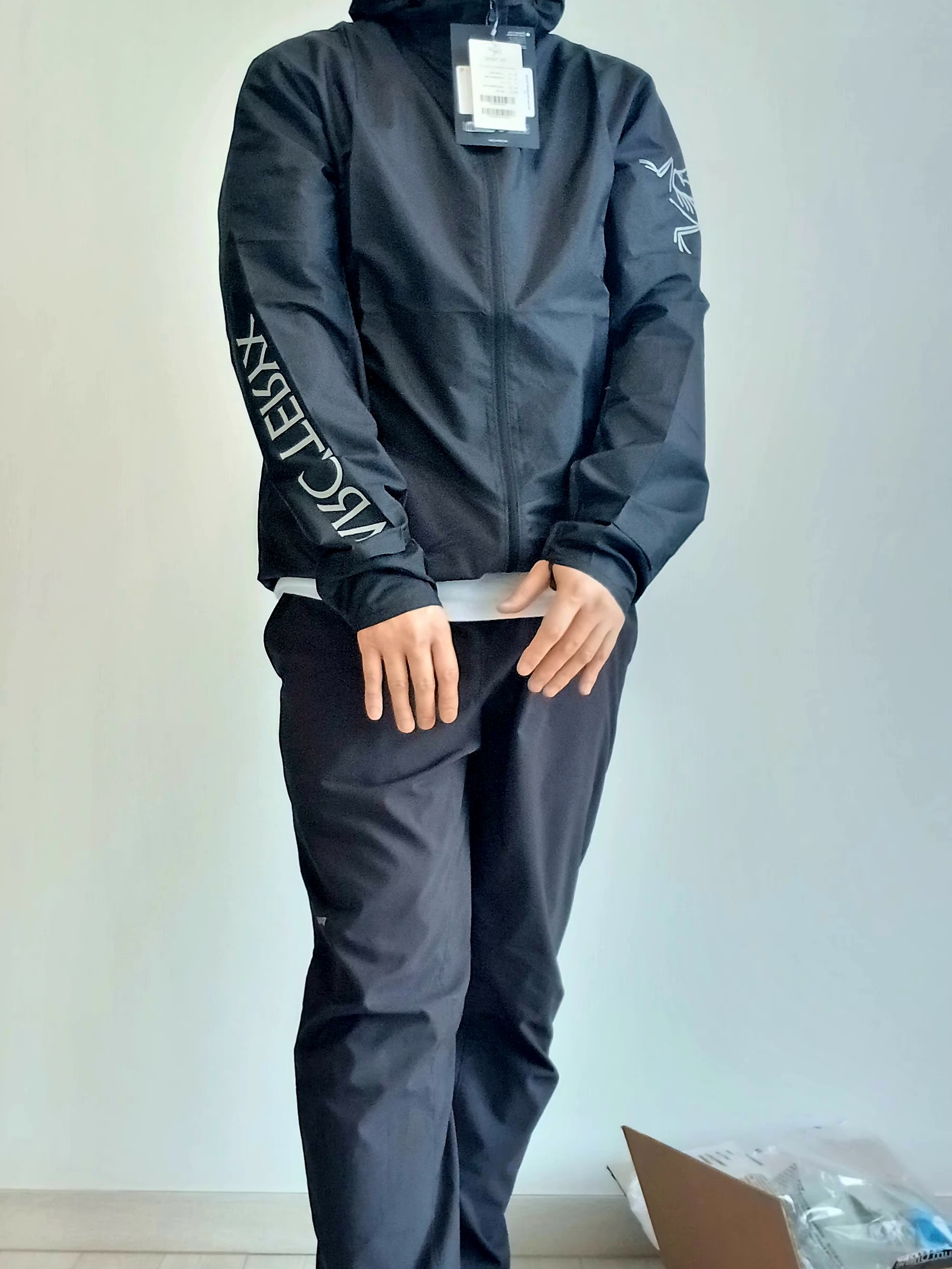Arc'teryx Small Bird Cap 24K Black, Patagonia Terrebonne Joggers Black 착용 스타일 - 6