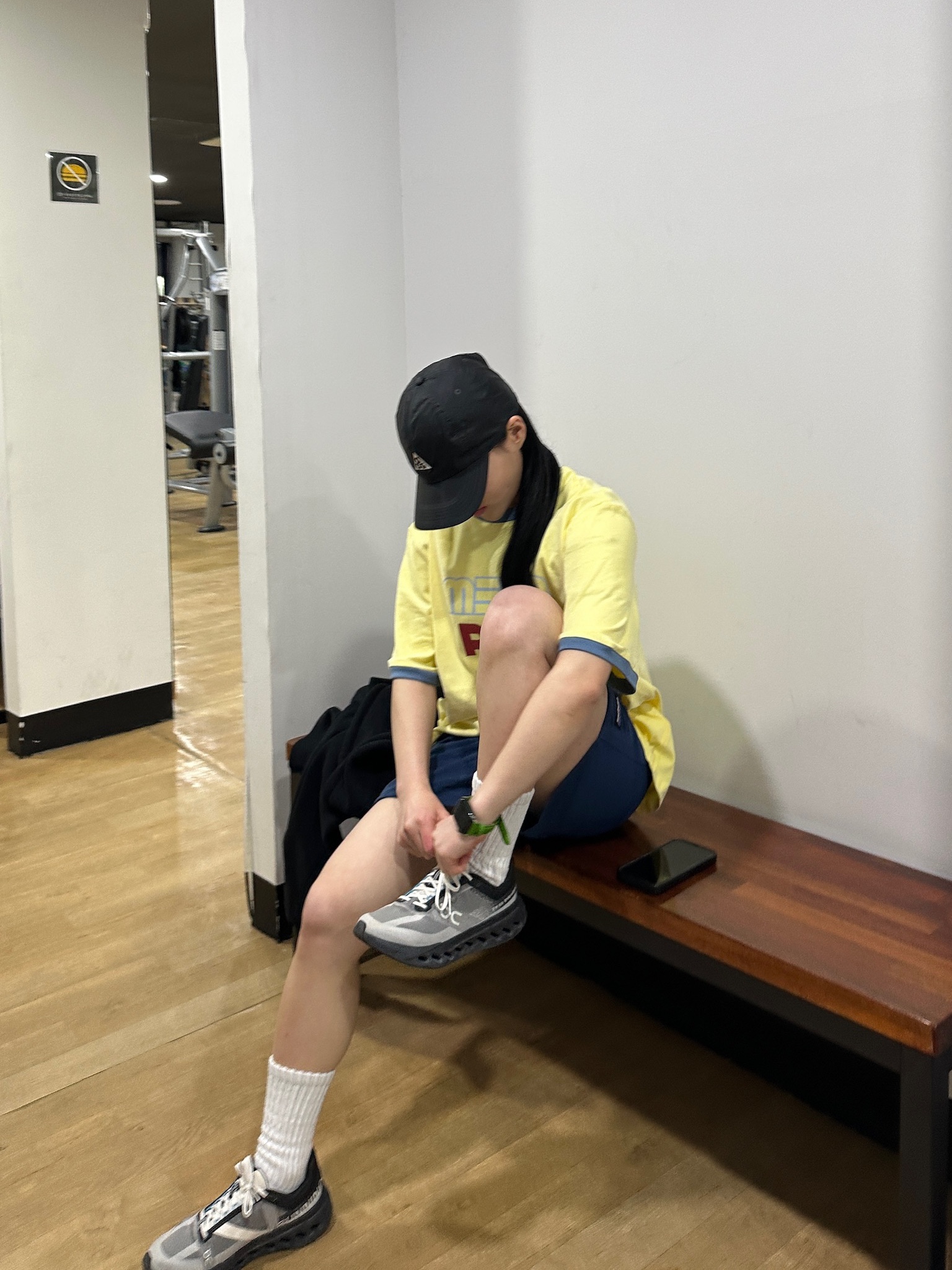 On Running Cloudsurfer Next Lumos Black Dew, [KREAM 단독] RWR x MEHR Ringer T-Shirt Yellow 착용 스타일 - 4