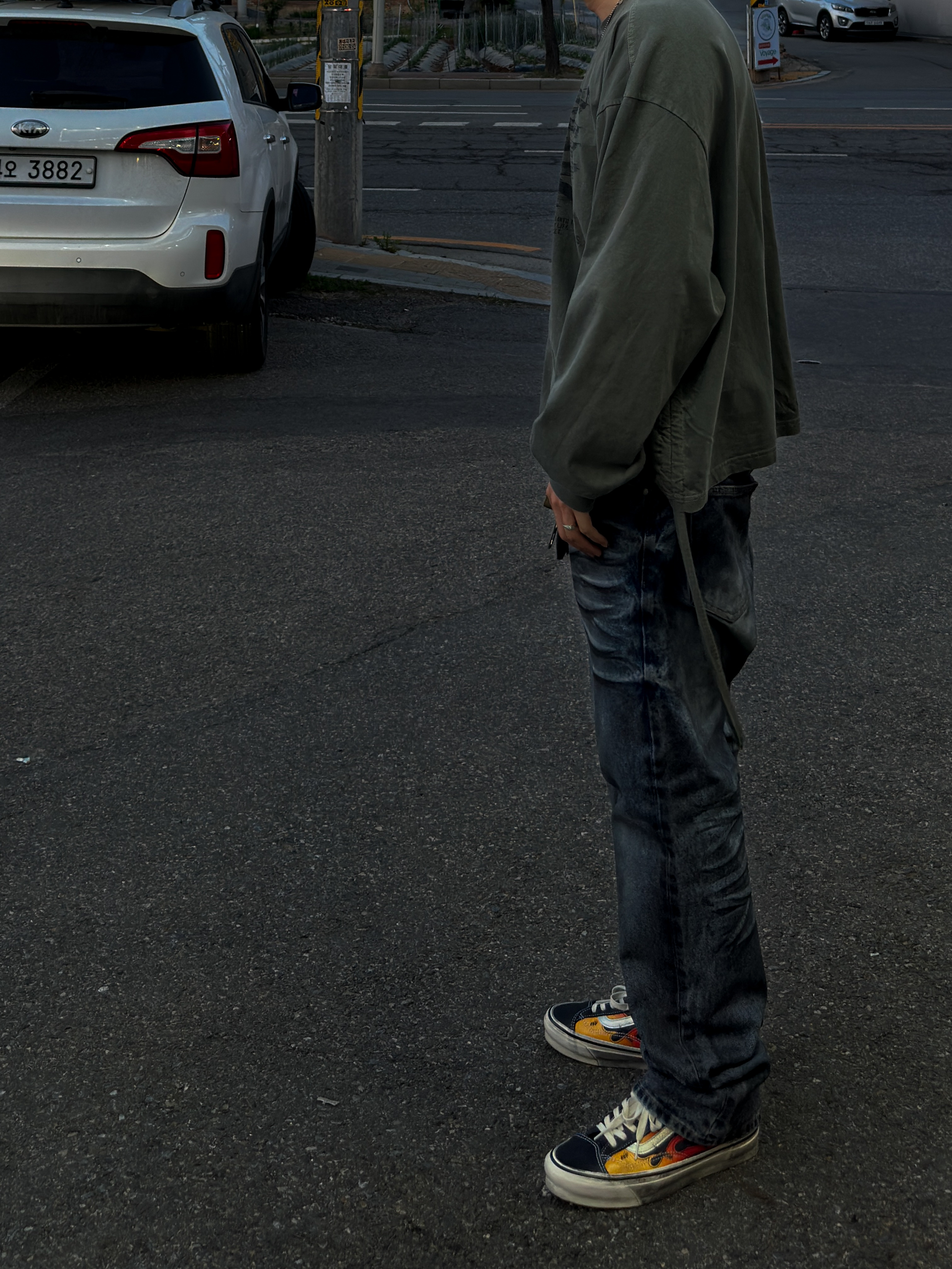 Vans LX Old Skool Flame Black Orange, Wapworks Wp Military Shirring Crop Crewneck Khaki 착용 스타일 - 5