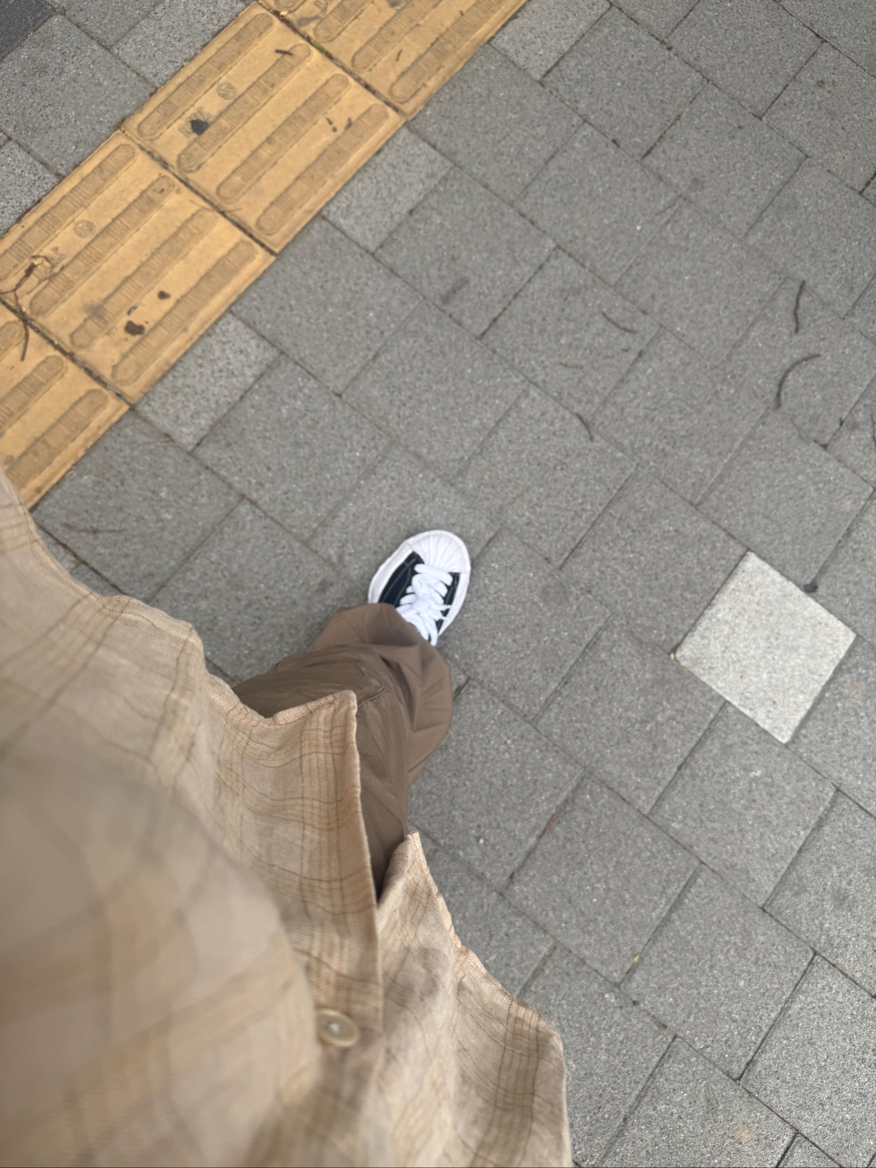 Our Legacy Above Shirt Vacay Check Gauze Linen 착용 스타일