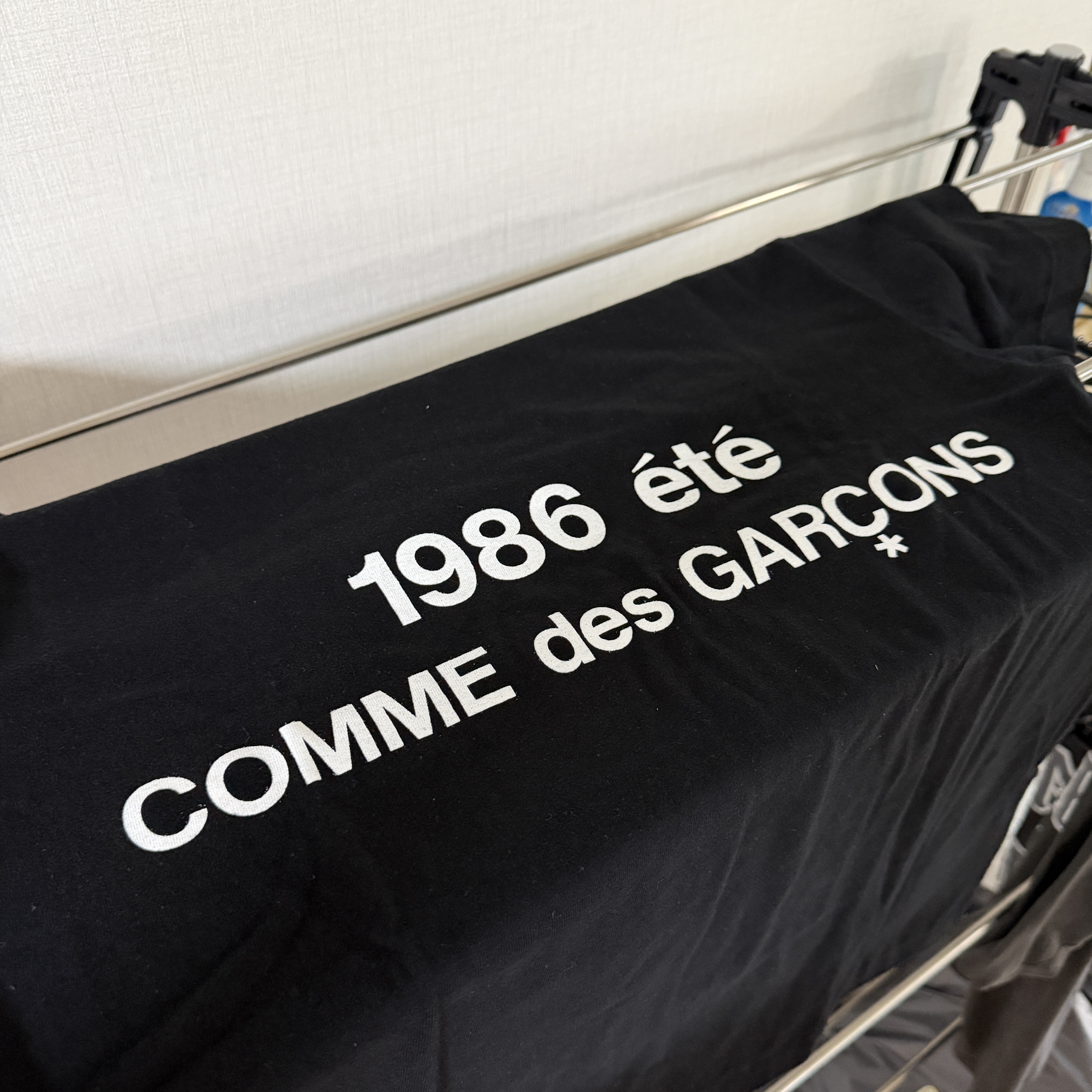 CDG 1986 Comme des Garcons T-Shirt Black 착용 스타일