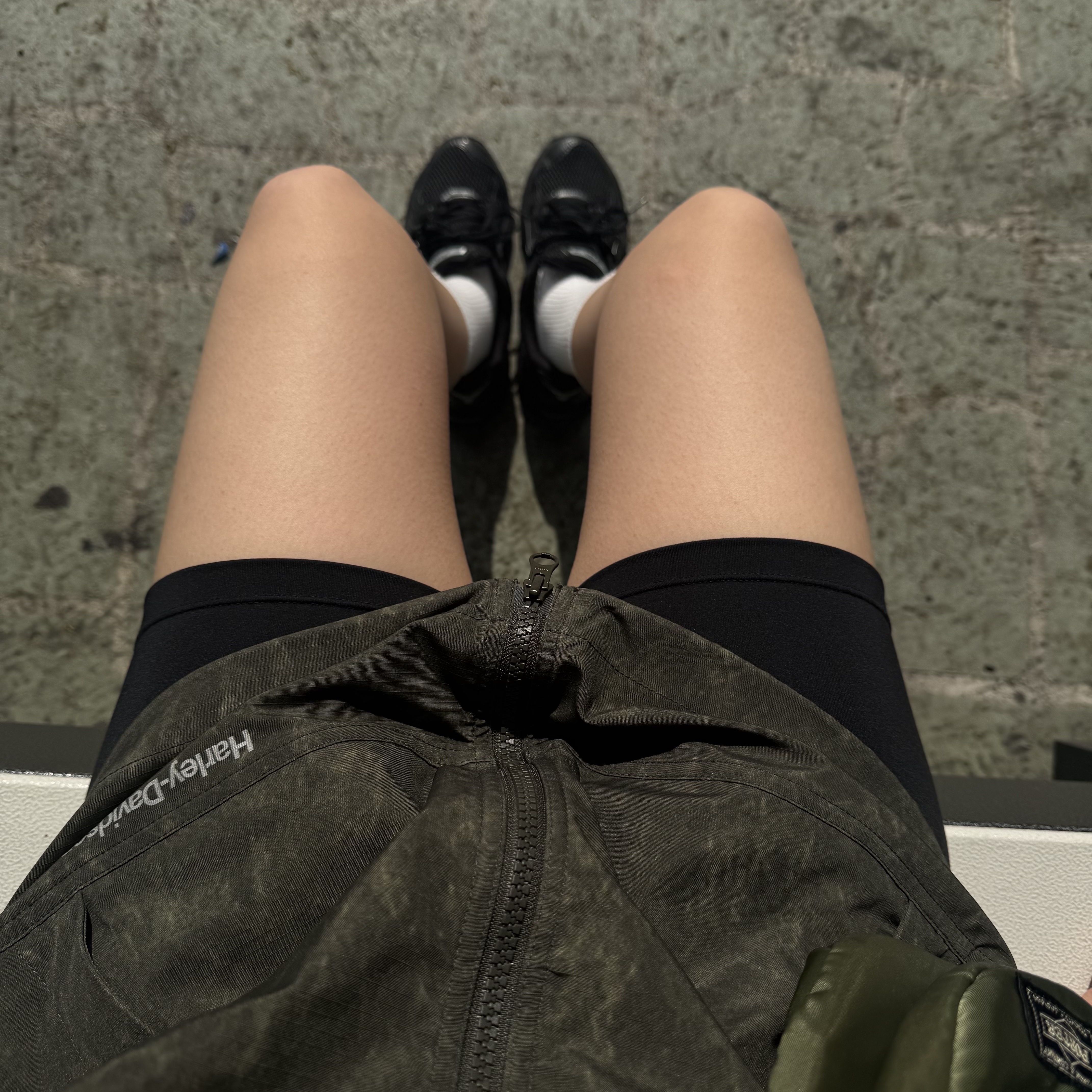 Porter Tanker Shoulder Bag Sage Green, Asics Gel-Kayano 14 Black Pure Silver 착용 스타일 - 2