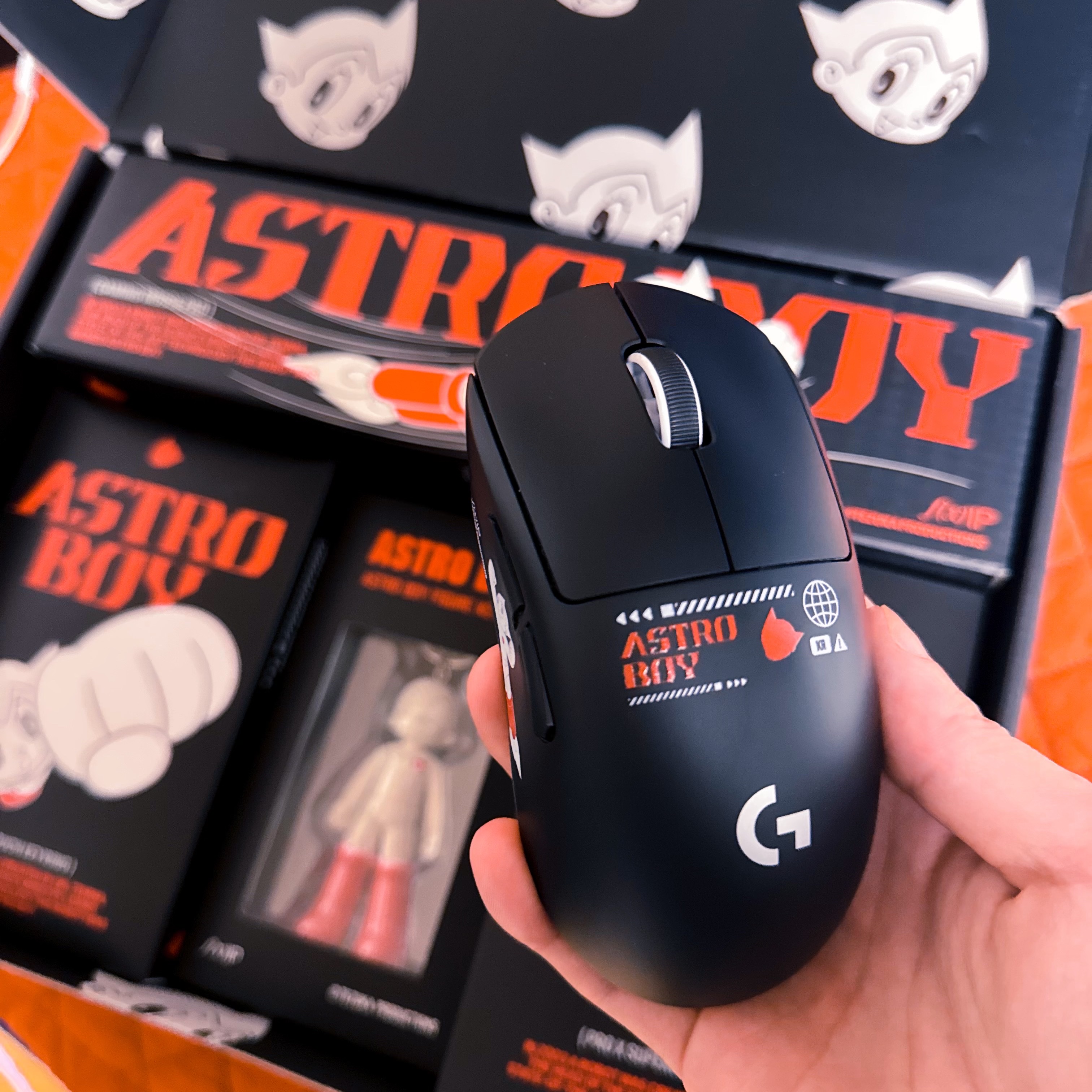[KREAM 단독] LogitechG PRO X SUPERLIGHT 2 SE WHITE ASTRO BOY SPECIAL EDITION 착용 스타일
