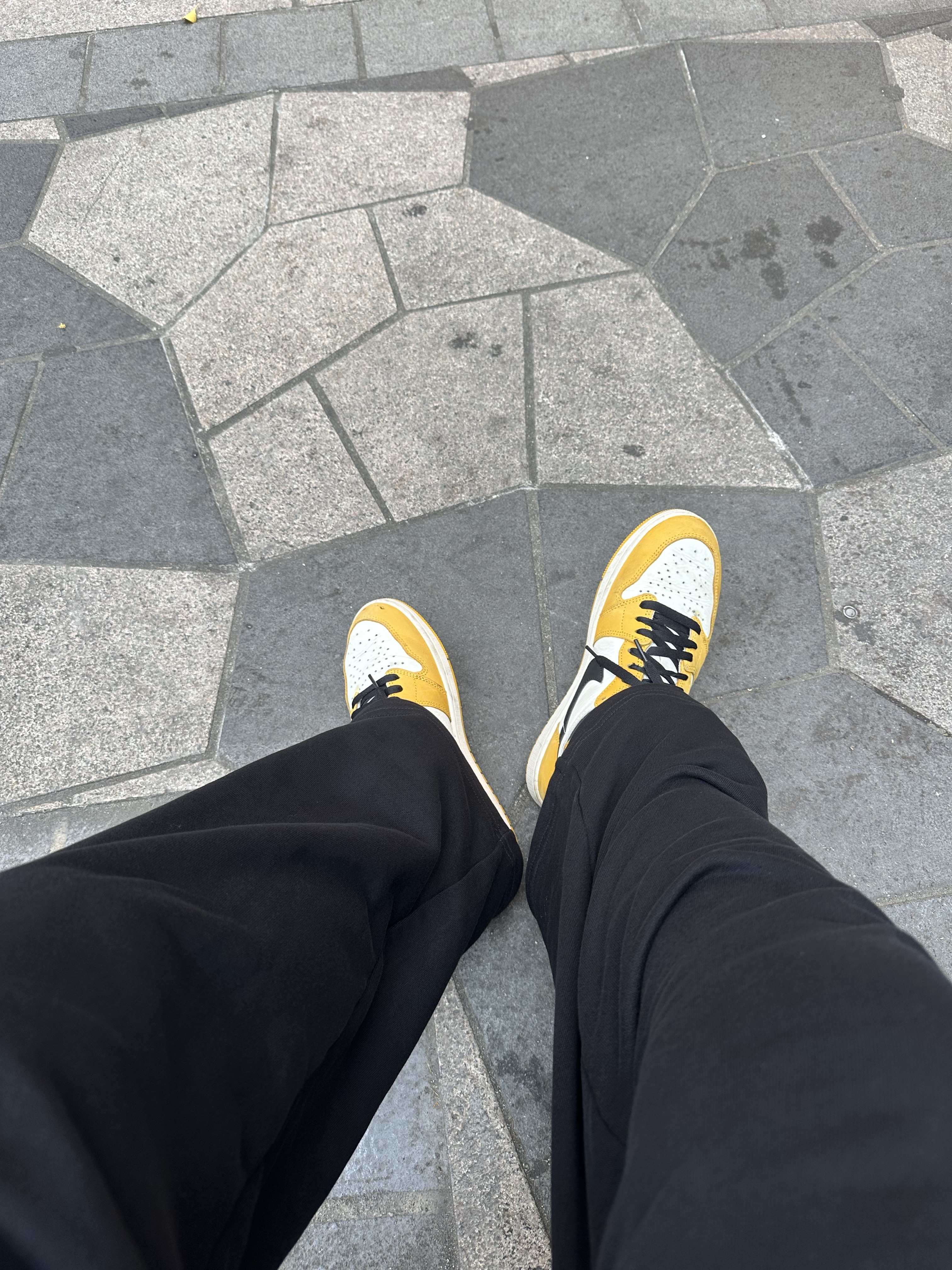 Jordan 1 Retro High OG Yellow Ochre 착용 스타일