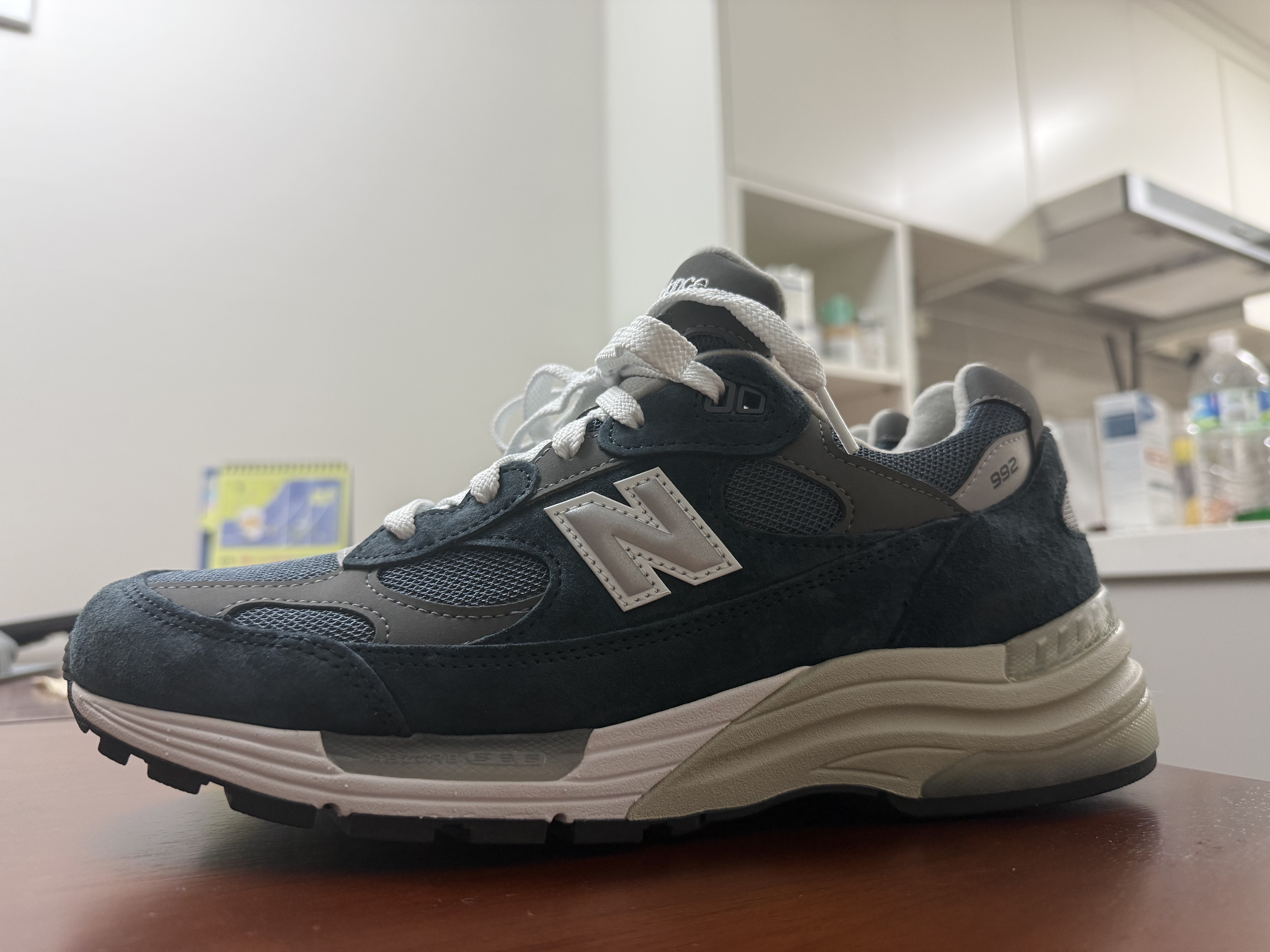 New Balance 992 Made in USA Core Navy 착용 스타일 - 4