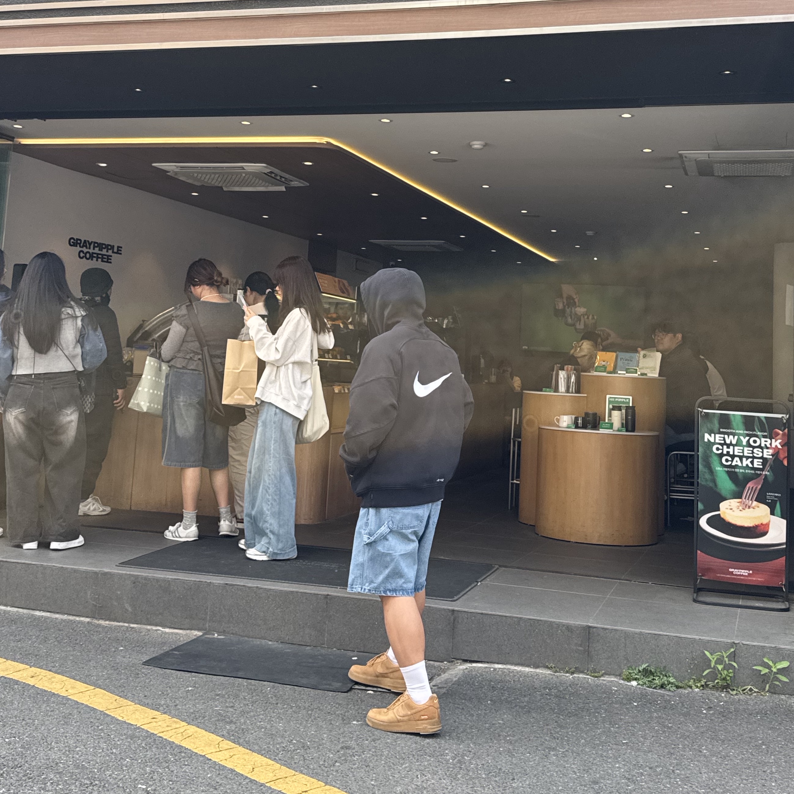 Supreme x Nike Zip Up Hooded Sweatshirt Black - 25SS, Nike x Supreme Air Force 1 Low Flax 착용 스타일 - 2