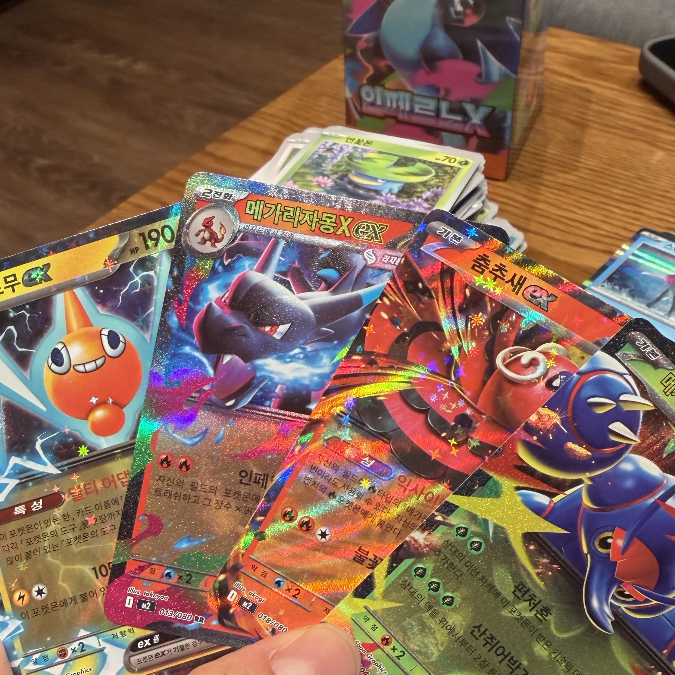 Pokemon TCG Mega Expansion Pack Inferno X Box (Pack of 30/Korean Ver.) 착용 스타일