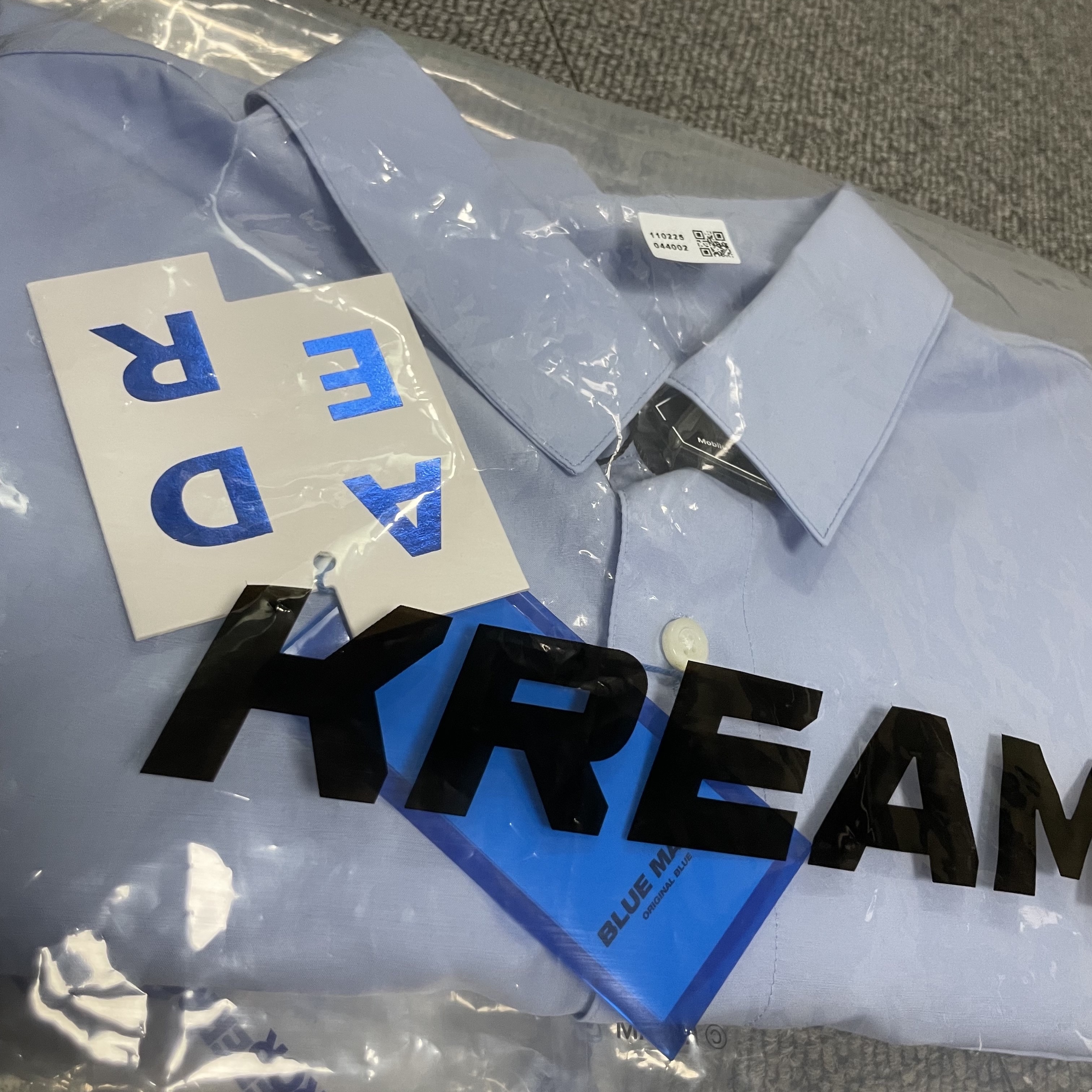 Ader Error Sig; TRS/BL Tag Shirt 01 Sky Blue 착용 스타일