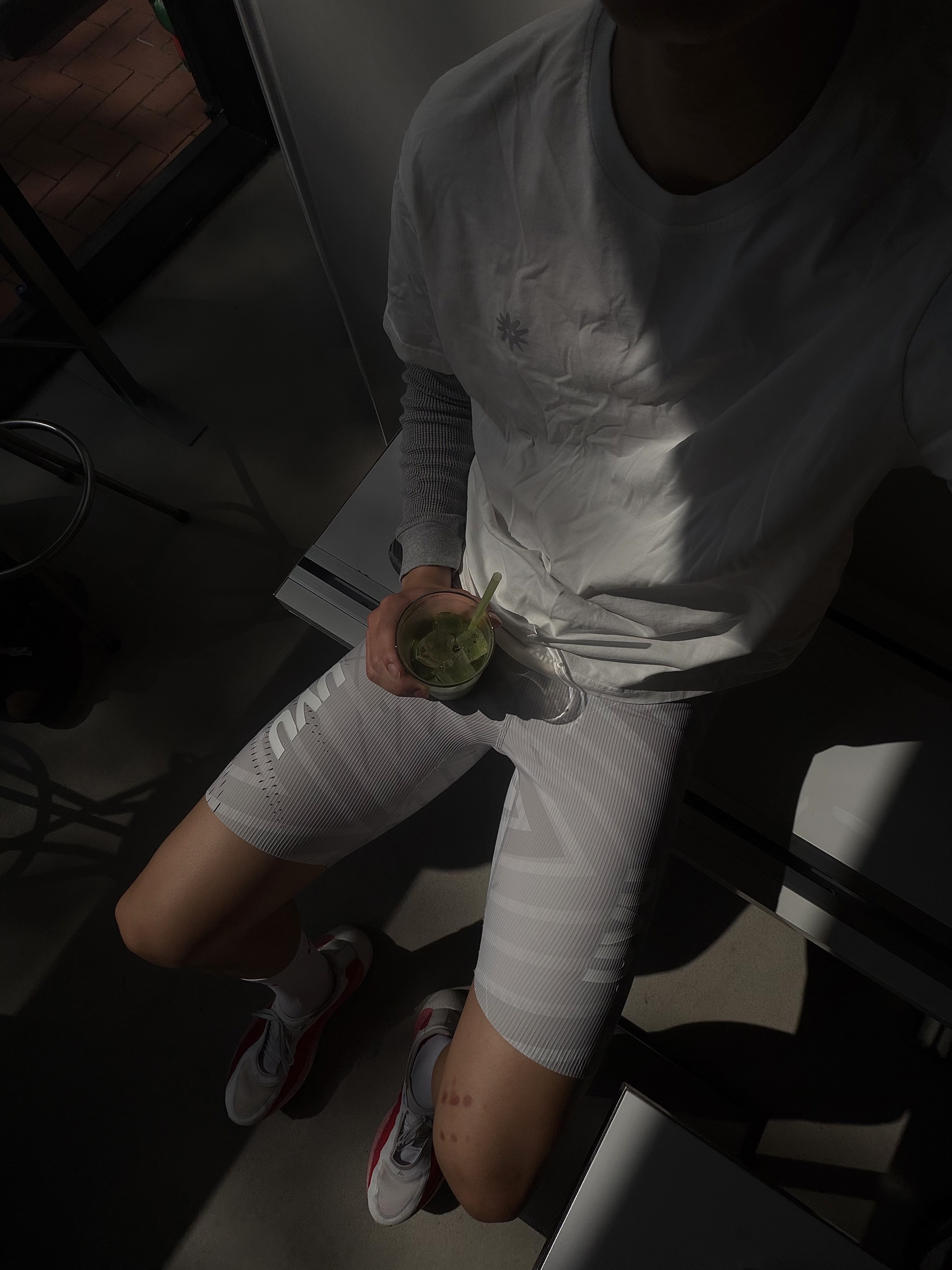 UVU Half Tight 2.0 Light Grey, UVU Seoul '26 Running Sock White 착용 스타일 - 2