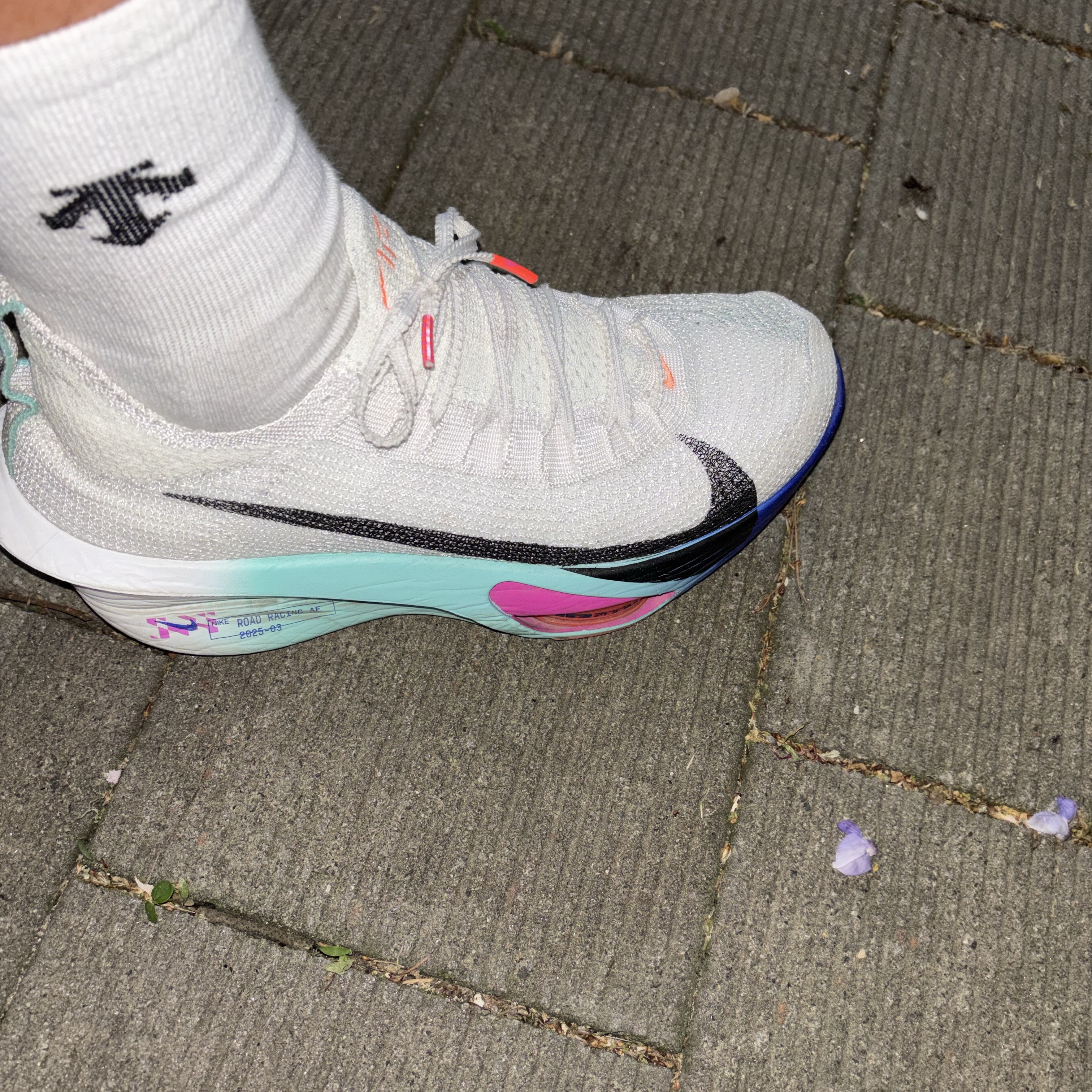 Nike Air Zoom Alphafly Next% 3 White Hyper Turquoise 착용 스타일