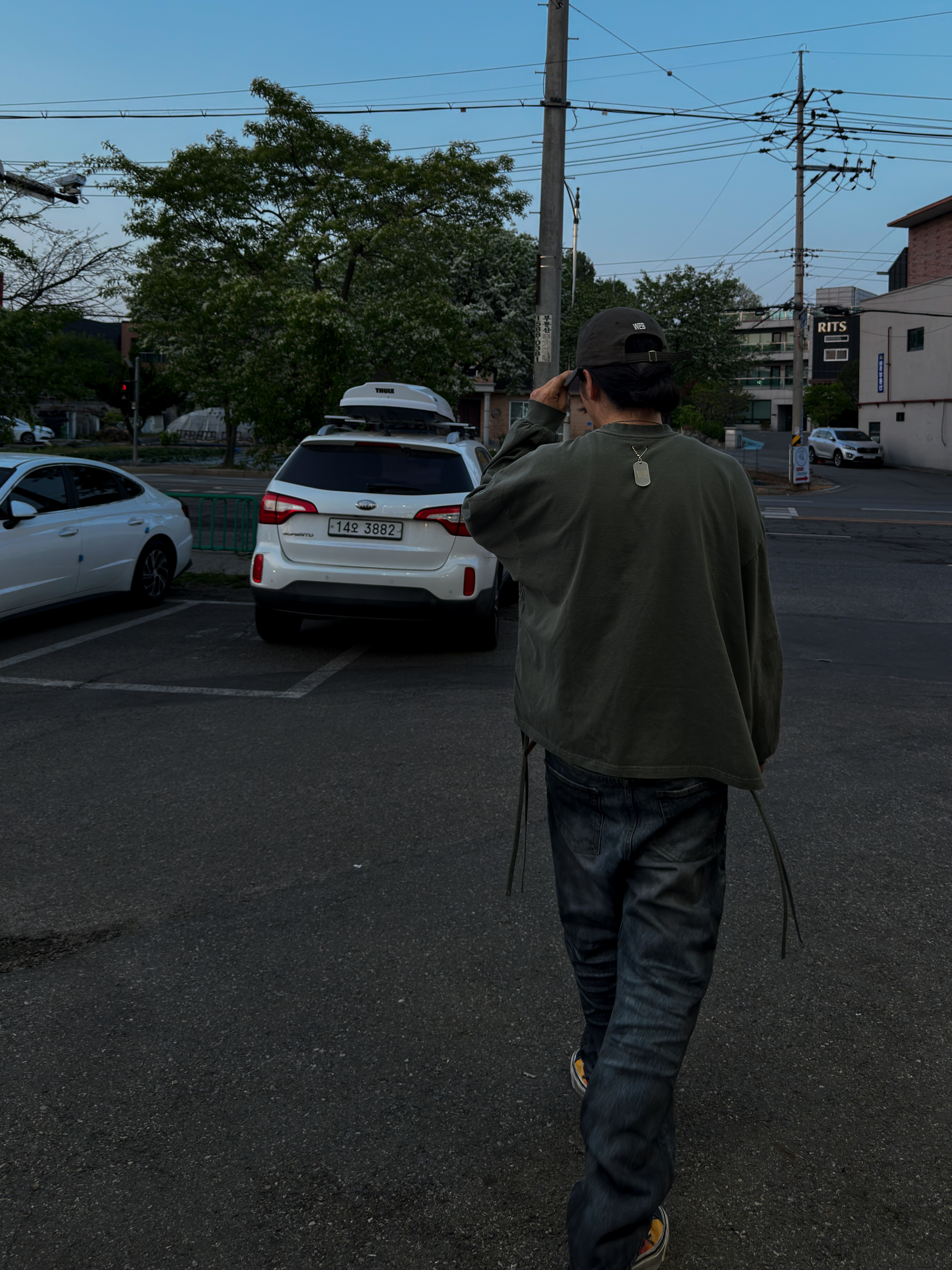 Vans LX Old Skool Flame Black Orange, Wapworks Wp Military Shirring Crop Crewneck Khaki 착용 스타일 - 2