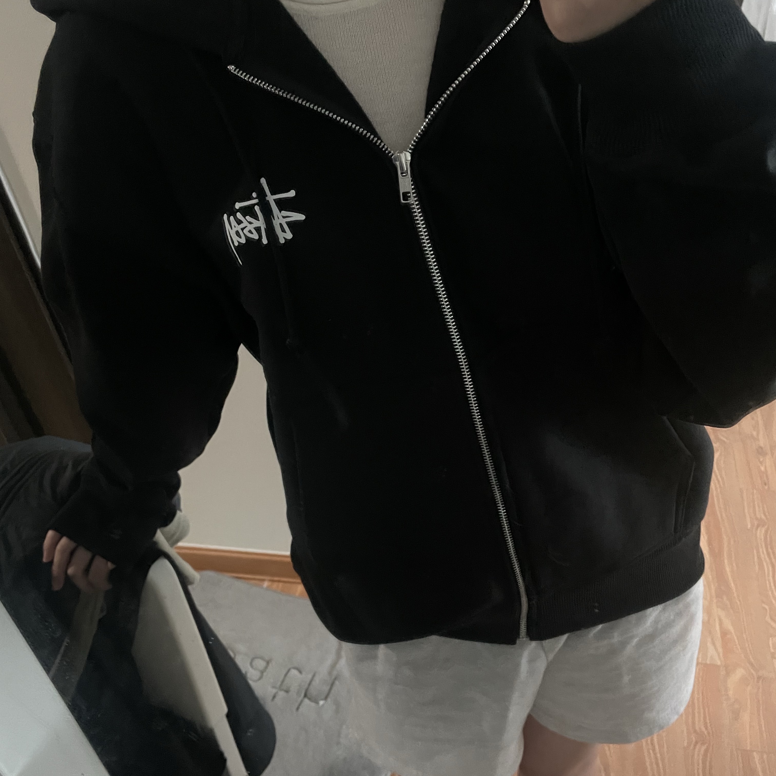 Stussy Basic Zip Hoodie Black 착용 스타일