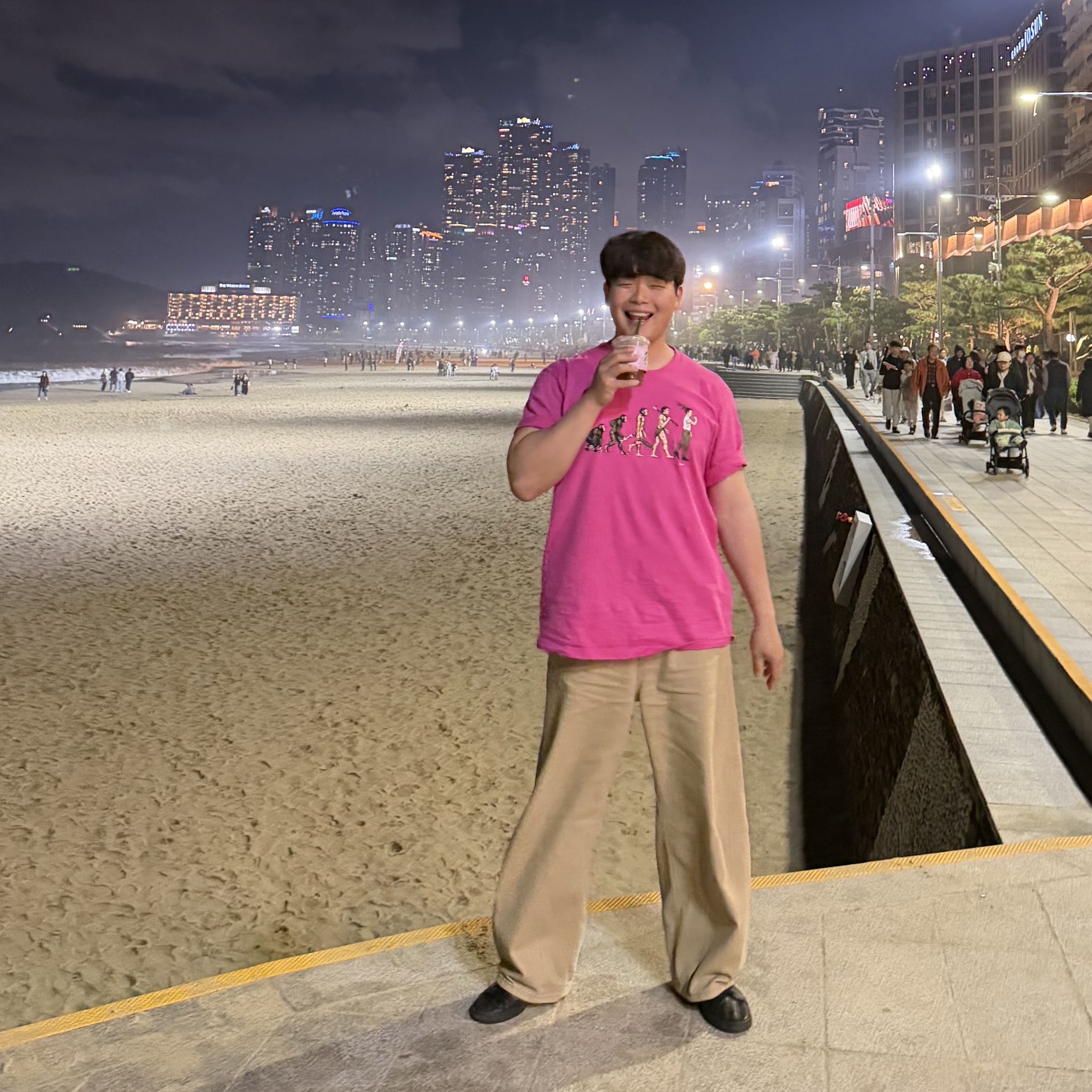 Supreme Evolution T-Shirt Fuschia - 26SS 착용 스타일