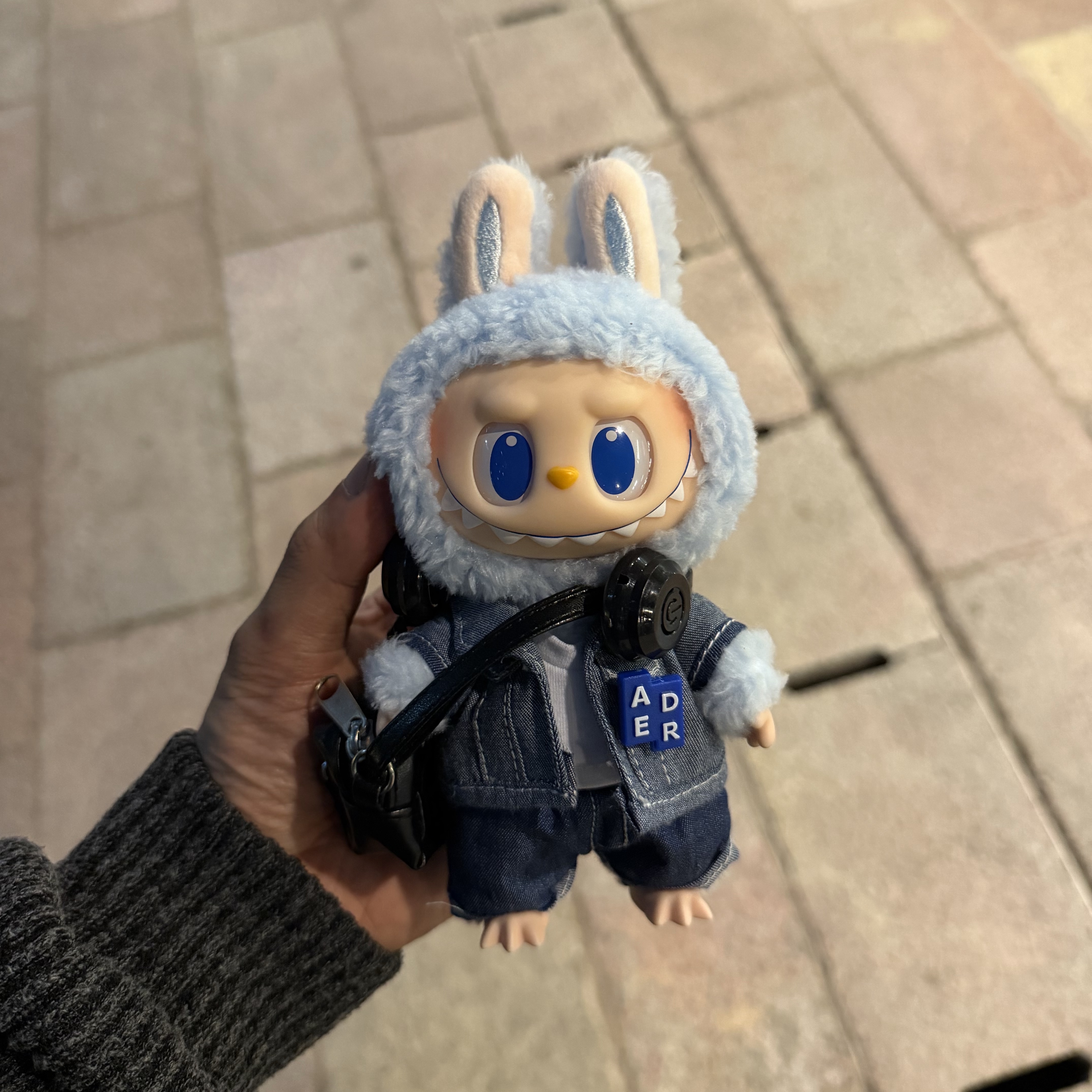Pop Mart Labubu The Monsters x Hello Kitty And Friends Series Plush Pendant Cinnamoroll (Opened Case) 착용 스타일
