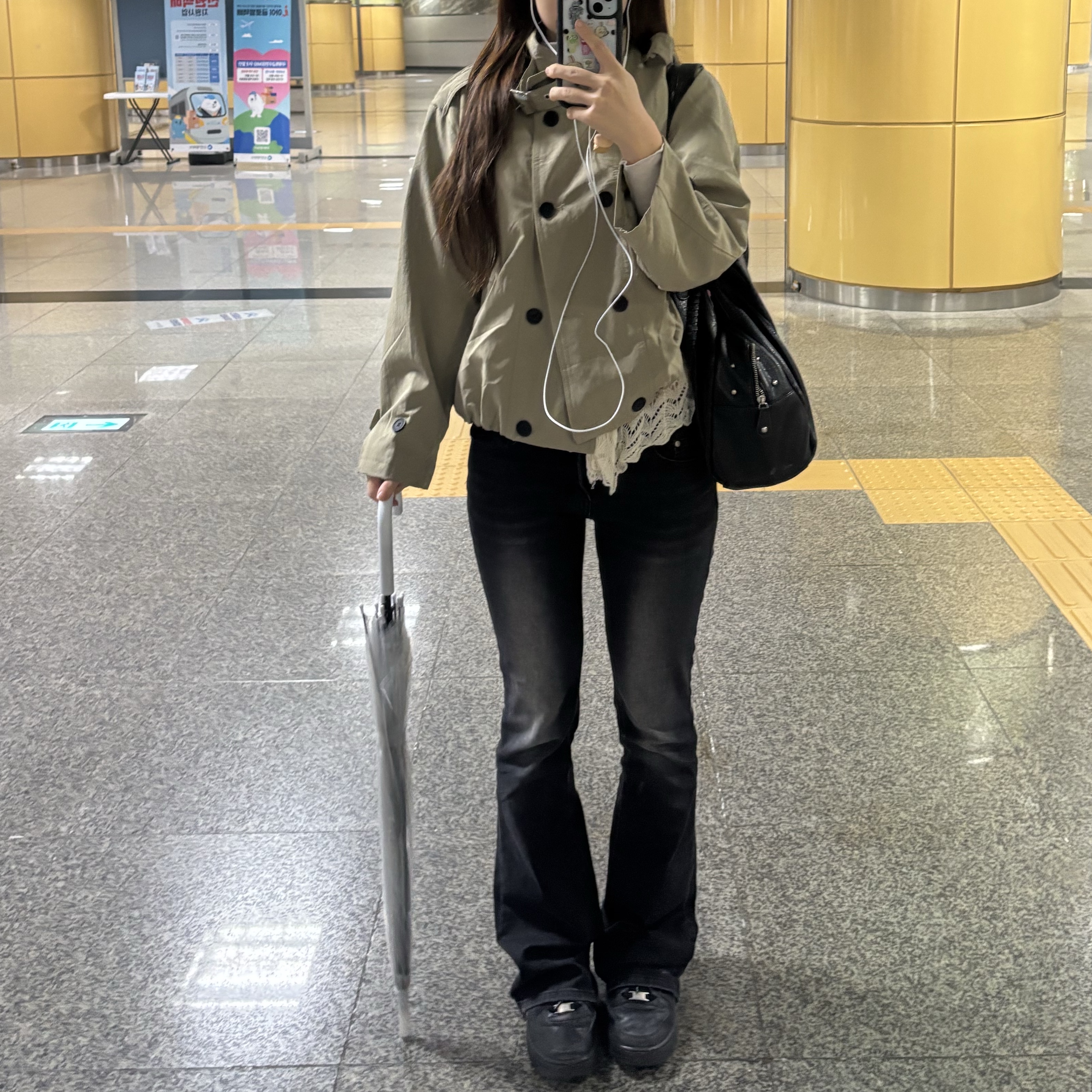 (W) Converse Chuck Taylor All Star Lift Ox White Black, Converse Straight Edge Backpack Black 착용 스타일 - 4