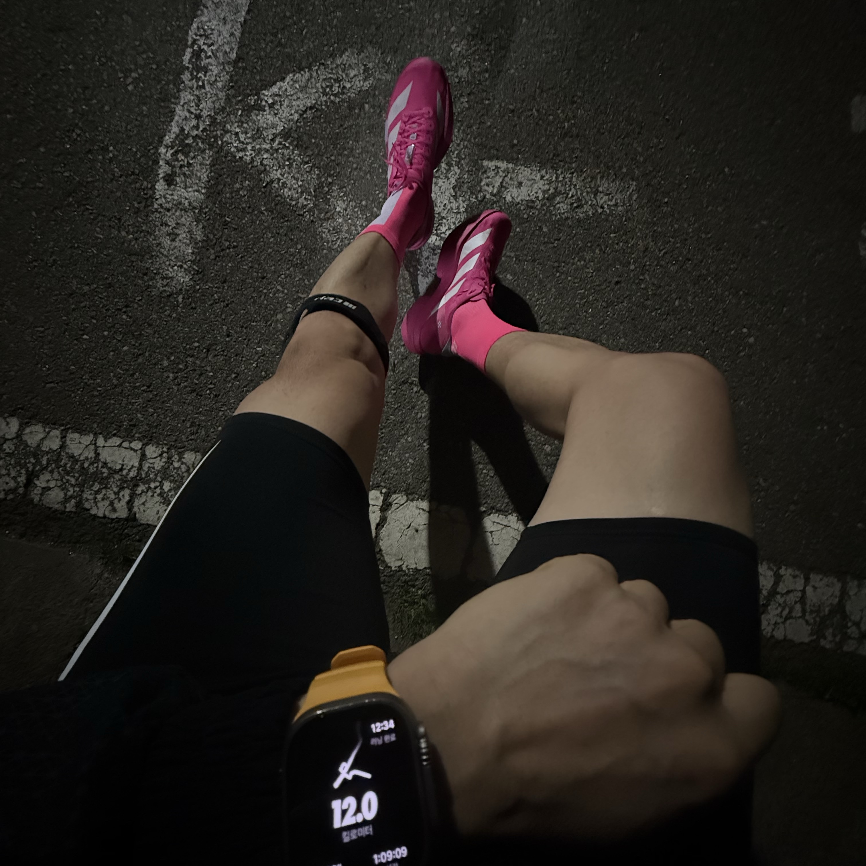 Adidas Adizero Adios Pro 4 Shock Pink Zero Metalic 착용 스타일